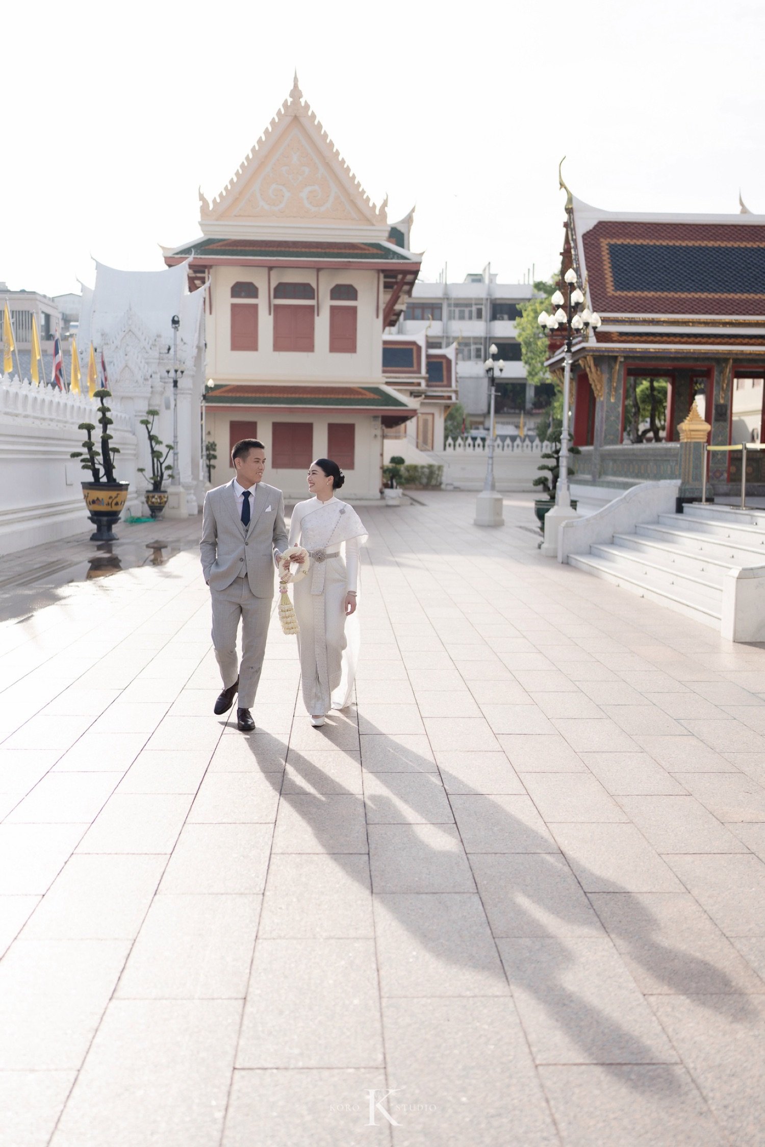 ถ่ายภาพงานแต่งงานที่วัดราชบพิธฯ: ความสง่างามที่เรียบง่ายและเต็มไปด้วยความสุข 45 pear thailand wedding photos wat ratchabophit 65 ถ่ายภาพงานแต่งงานที่วัดราชบพิธฯ: ความสง่างามที่เรียบง่ายและเต็มไปด้วยความสุข