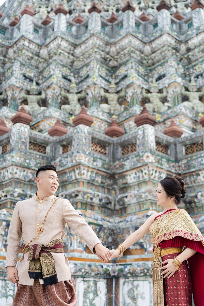 Bangkok Pre-Wedding Photography: Saya & Kota's Iconic Day at Wat Arun & Assumption University 16 pre wedding saya assumption university 2025 16 Bangkok Pre-Wedding Photography: Saya & Kota's Iconic Day at Wat Arun & Assumption University
