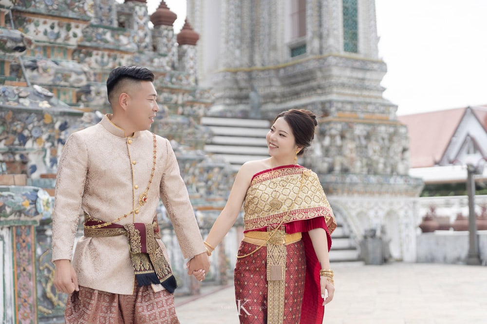 Bangkok Pre-Wedding Photography: Saya & Kota's Iconic Day at Wat Arun & Assumption University 22 pre wedding saya assumption university 2025 22 Bangkok Pre-Wedding Photography: Saya & Kota's Iconic Day at Wat Arun & Assumption University