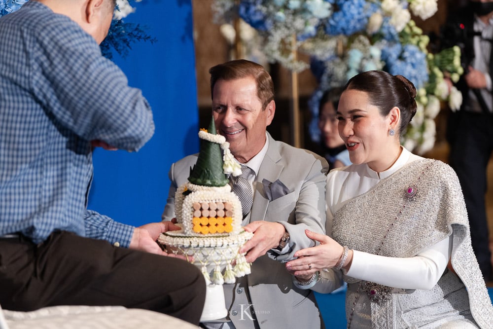 Mandarin Oriental Bangkok Wedding | Juthamas & Christophe 160 mandarin oriental bangkok thai wedding 2025 160 1 Mandarin Oriental Bangkok Wedding | Juthamas & Christophe