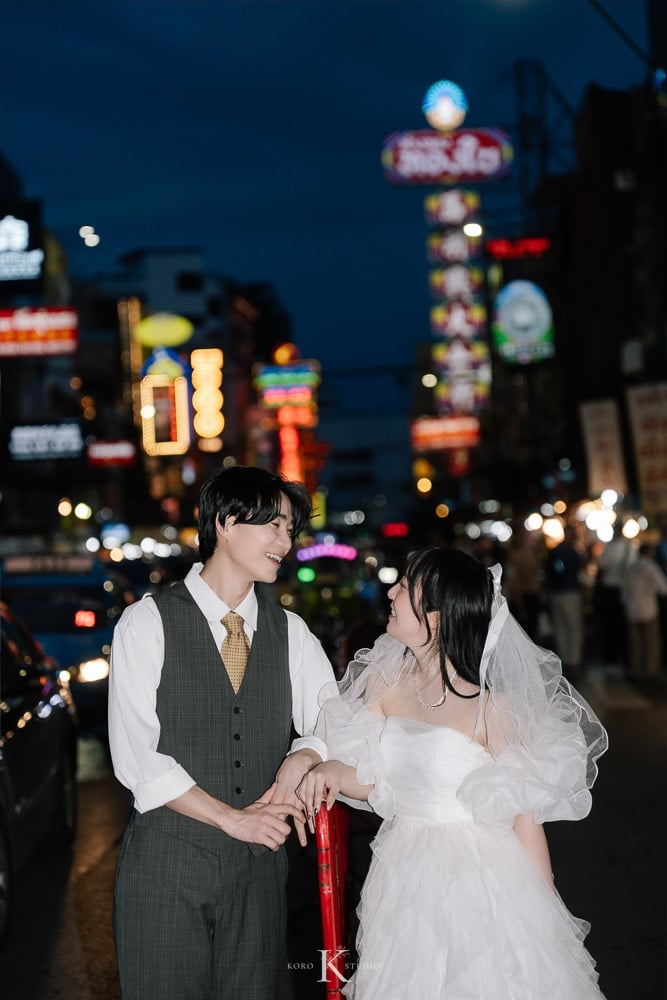 Bangkok Street Pre-Wedding: Kana & Taka’s from Japan 120 bangkok street pre wedding photography kana taka yaowarat 120 Bangkok Street Pre-Wedding: Kana & Taka’s from Japan