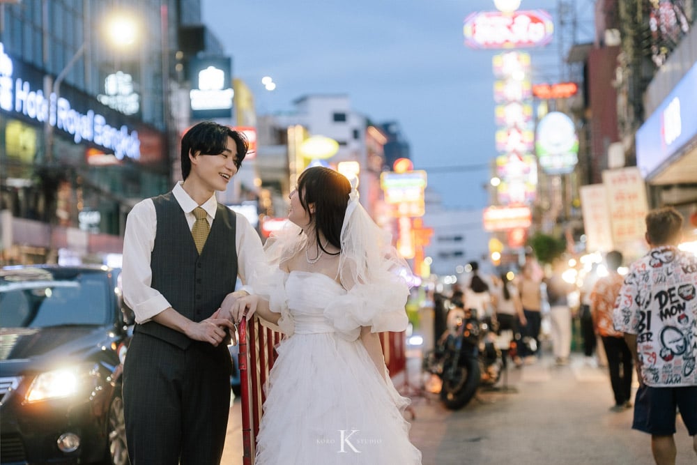 Bangkok Street Pre-Wedding: Kana & Taka’s from Japan 121 bangkok street pre wedding photography kana taka yaowarat 121 Bangkok Street Pre-Wedding: Kana & Taka’s from Japan