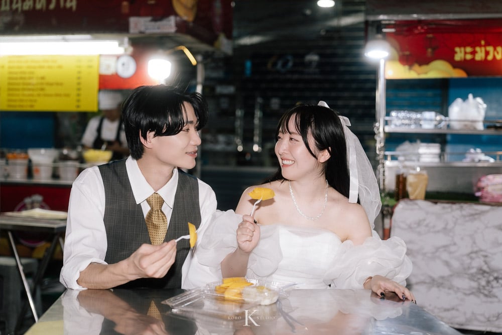 Bangkok Street Pre-Wedding: Kana & Taka’s from Japan 125 bangkok street pre wedding photography kana taka yaowarat 125 Bangkok Street Pre-Wedding: Kana & Taka’s from Japan