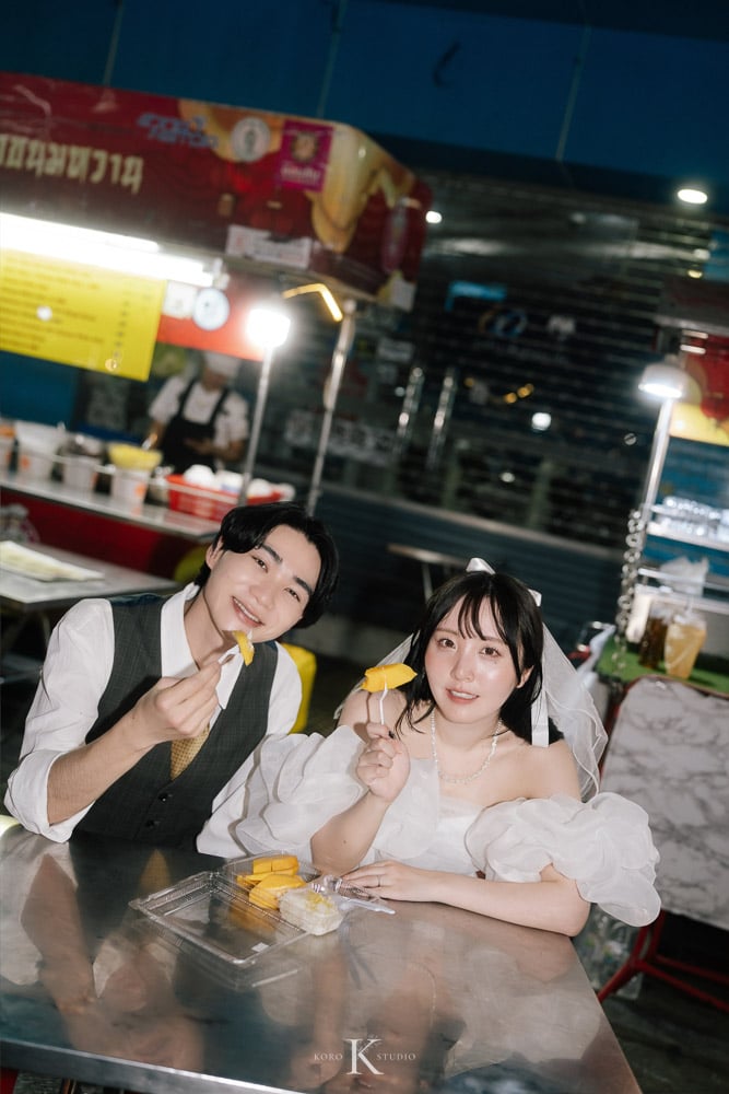 Bangkok Street Pre-Wedding: Kana & Taka’s from Japan 126 bangkok street pre wedding photography kana taka yaowarat 126 Bangkok Street Pre-Wedding: Kana & Taka’s from Japan