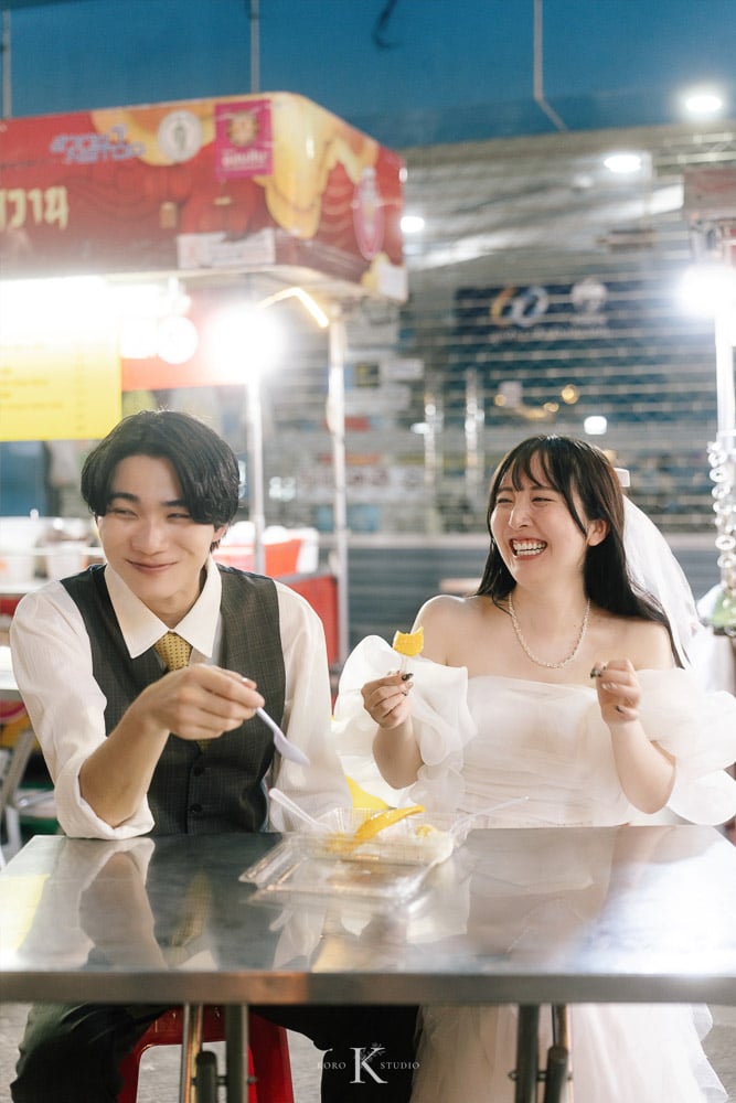 Bangkok Street Pre-Wedding: Kana & Taka’s from Japan 129 bangkok street pre wedding photography kana taka yaowarat 129 Bangkok Street Pre-Wedding: Kana & Taka’s from Japan