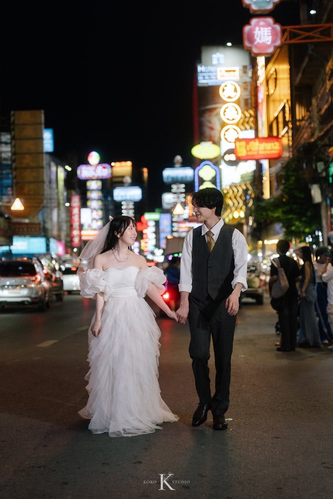 Bangkok Street Pre-Wedding: Kana & Taka’s from Japan 132 bangkok street pre wedding photography kana taka yaowarat 132 Bangkok Street Pre-Wedding: Kana & Taka’s from Japan
