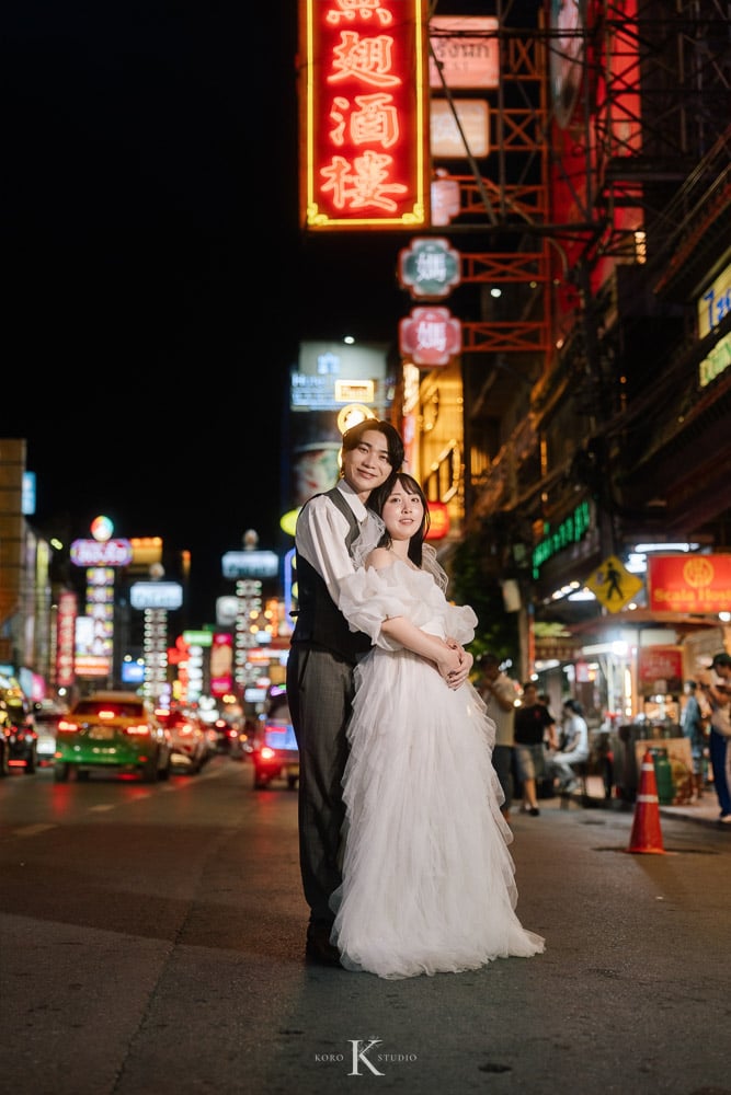 Bangkok Street Pre-Wedding: Kana & Taka’s from Japan 135 bangkok street pre wedding photography kana taka yaowarat 135 Bangkok Street Pre-Wedding: Kana & Taka’s from Japan