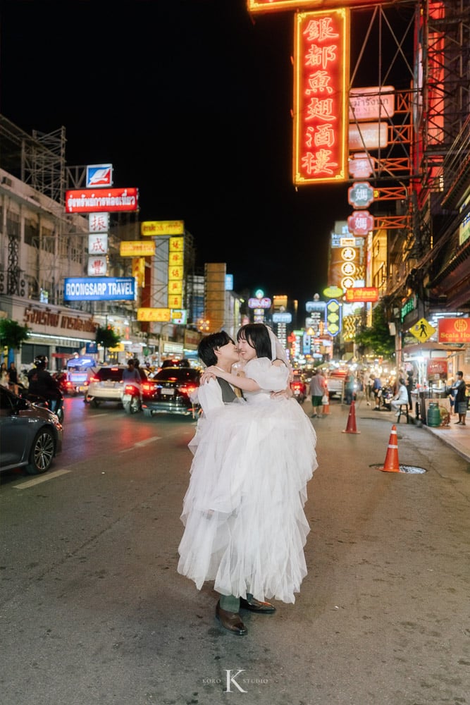Bangkok Street Pre-Wedding: Kana & Taka’s from Japan 141 bangkok street pre wedding photography kana taka yaowarat 141 Bangkok Street Pre-Wedding: Kana & Taka’s from Japan