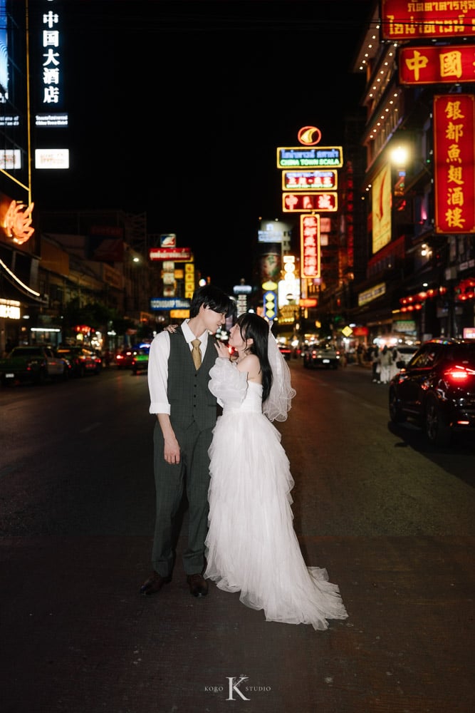 Bangkok Street Pre-Wedding: Kana & Taka’s from Japan 142 bangkok street pre wedding photography kana taka yaowarat 142 Bangkok Street Pre-Wedding: Kana & Taka’s from Japan
