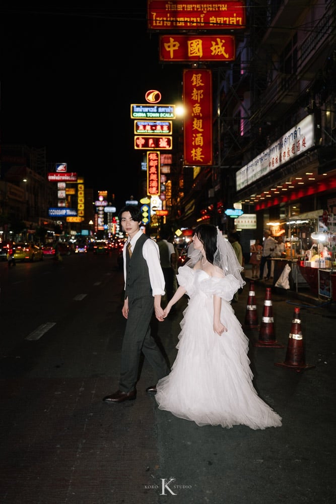 Bangkok Street Pre-Wedding: Kana & Taka’s from Japan 144 bangkok street pre wedding photography kana taka yaowarat 144 Bangkok Street Pre-Wedding: Kana & Taka’s from Japan