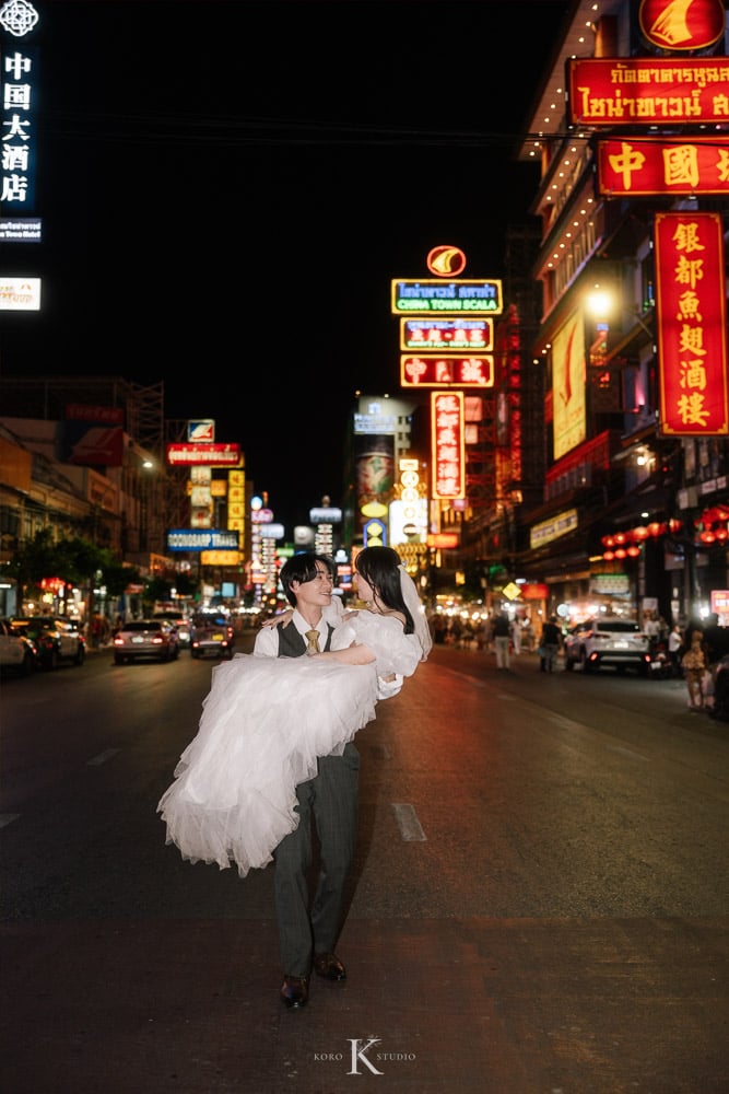 Bangkok Street Pre-Wedding: Kana & Taka’s from Japan 146 bangkok street pre wedding photography kana taka yaowarat 146 Bangkok Street Pre-Wedding: Kana & Taka’s from Japan