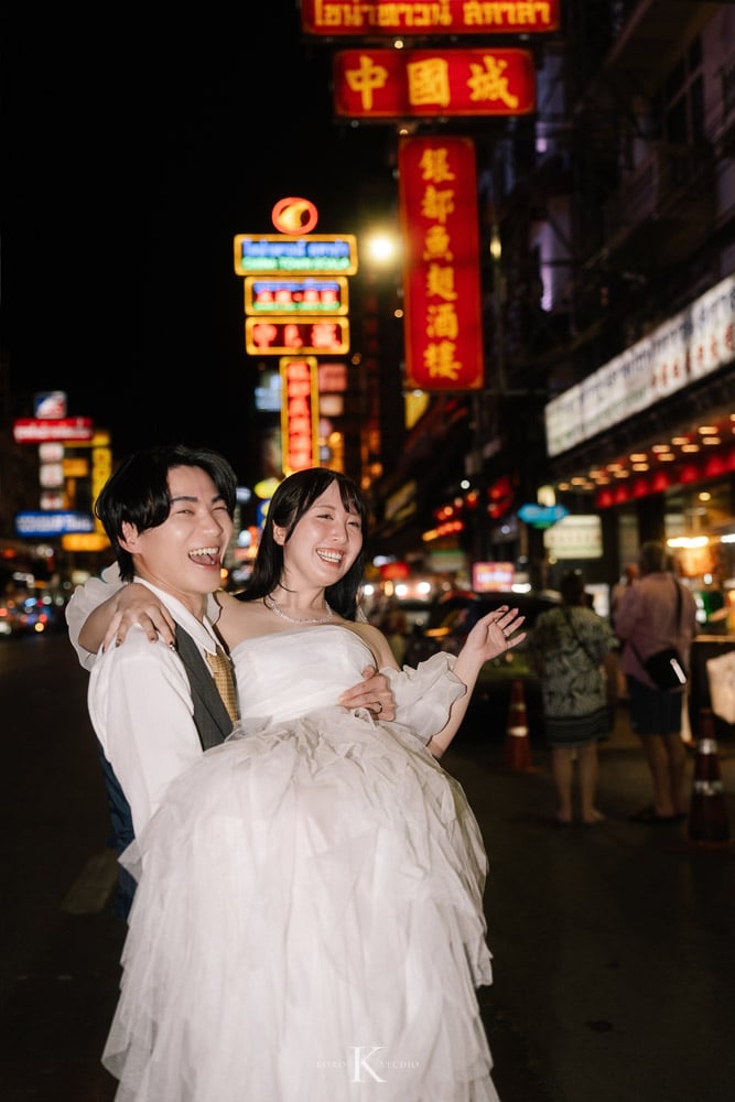 Bangkok Street Pre-Wedding: Kana & Taka’s from Japan 147 bangkok street pre wedding photography kana taka yaowarat 148 Bangkok Street Pre-Wedding: Kana & Taka’s from Japan