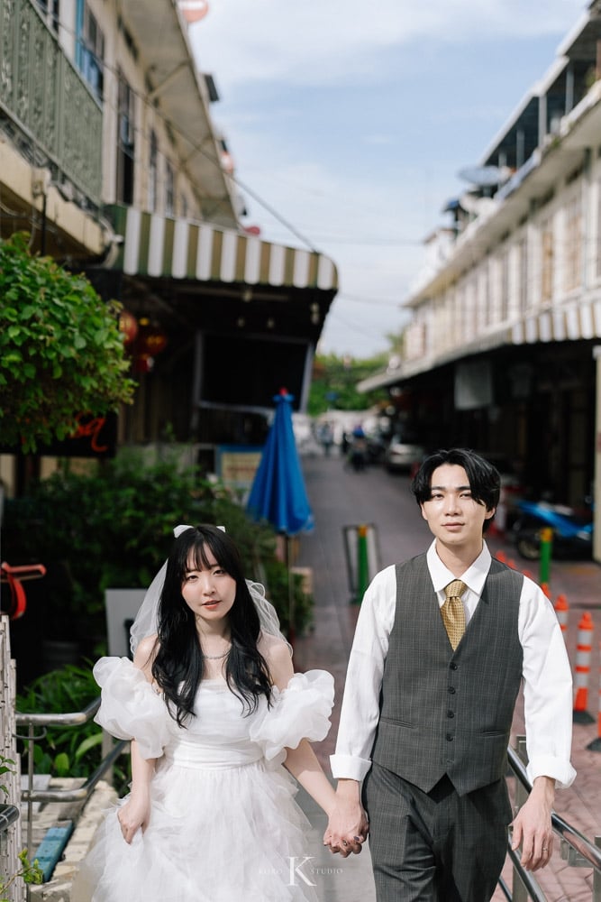 Bangkok Street Pre-Wedding: Kana & Taka’s from Japan 5 bangkok street pre wedding photography kana taka yaowarat 5 Bangkok Street Pre-Wedding: Kana & Taka’s from Japan