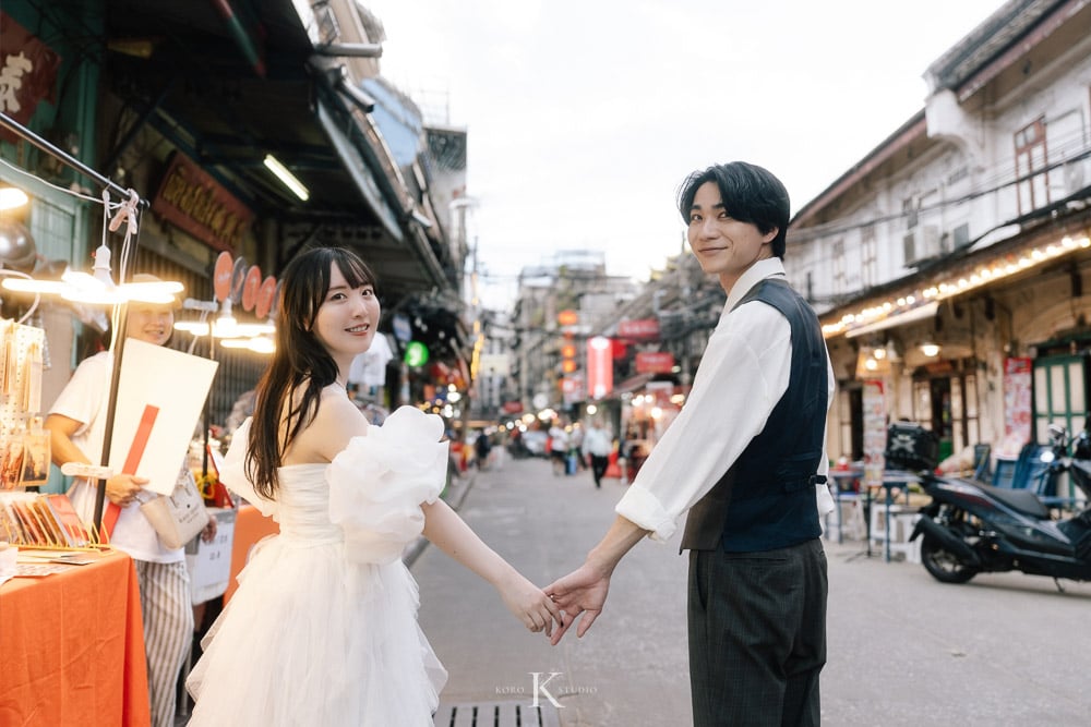 Bangkok Street Pre-Wedding: Kana & Taka’s from Japan 84 bangkok street pre wedding photography kana taka yaowarat 84 Bangkok Street Pre-Wedding: Kana & Taka’s from Japan