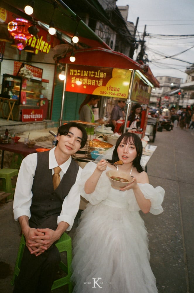 Bangkok Film Pre-Wedding Photographer| Wat Arun & Chinatown 11 pre wedding in bangkok 2026 by analog camera 11 Bangkok Film Pre-Wedding Photographer| Wat Arun & Chinatown