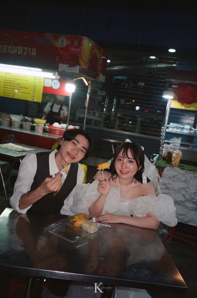 Bangkok Film Pre-Wedding Photographer| Wat Arun & Chinatown 14 pre wedding in bangkok 2026 by analog camera 14 Bangkok Film Pre-Wedding Photographer| Wat Arun & Chinatown