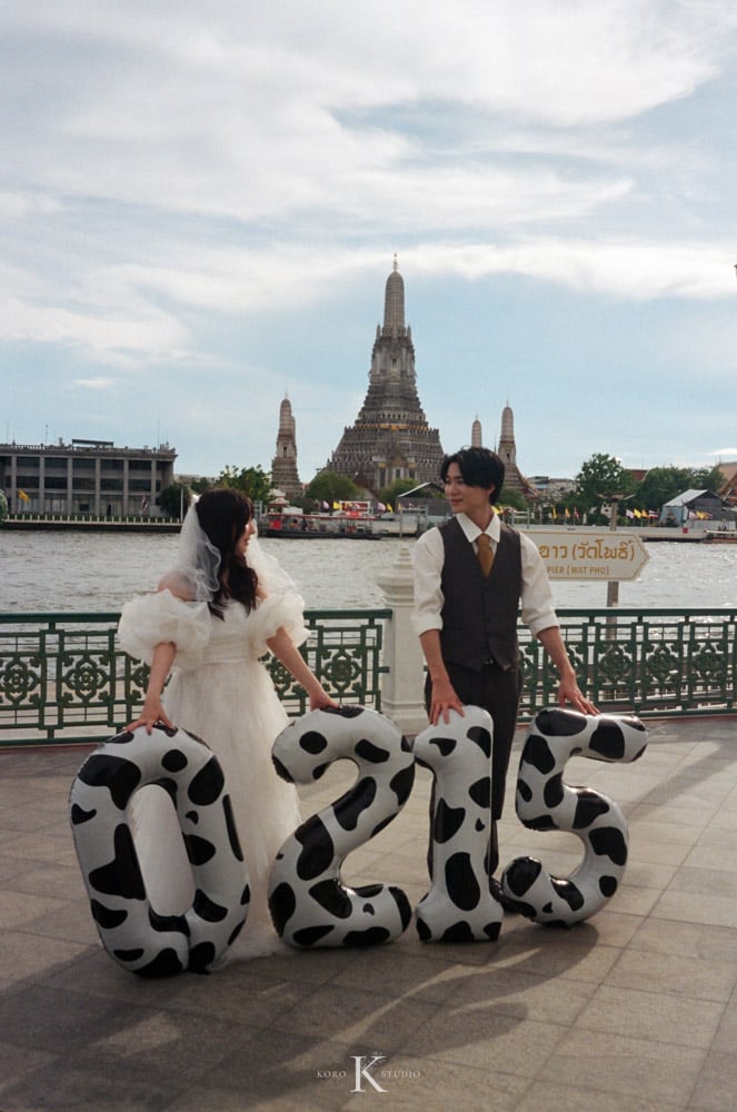 Bangkok Film Pre-Wedding Photographer| Wat Arun & Chinatown 6 pre wedding in bangkok 2026 by analog camera 6 Bangkok Film Pre-Wedding Photographer| Wat Arun & Chinatown