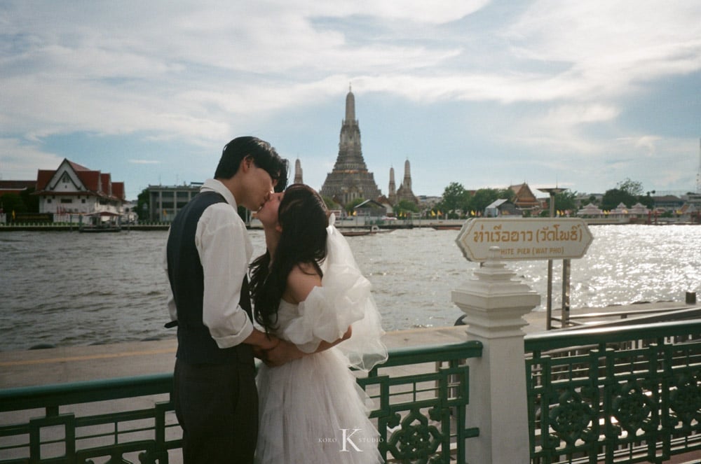 Bangkok Film Pre-Wedding Photographer| Wat Arun & Chinatown 7 pre wedding in bangkok 2026 by analog camera 7 Bangkok Film Pre-Wedding Photographer| Wat Arun & Chinatown