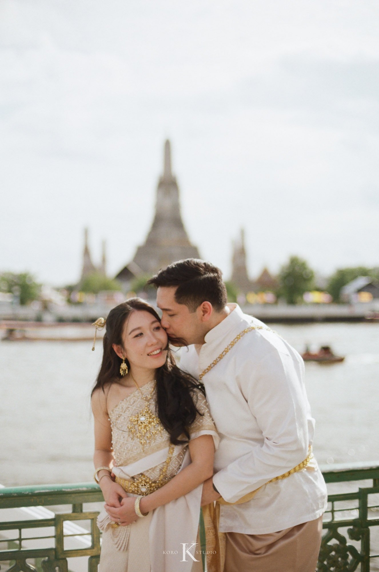 Bangkok Film Wedding Photographer | Alison & Karl’s Story 16 alison karl bangkok destination wedding video wat pho 16 Bangkok Film Wedding Photographer | Alison & Karl’s Story