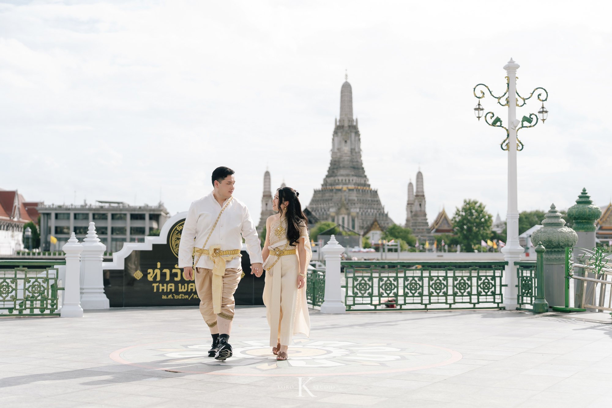 Bangkok Pre Wedding: Alison & Karl at Wat Pho & Benjakitti Park 101 benjakitti park pre wedding alison karl bangkok 101 Bangkok Pre Wedding: Alison & Karl at Wat Pho & Benjakitti Park