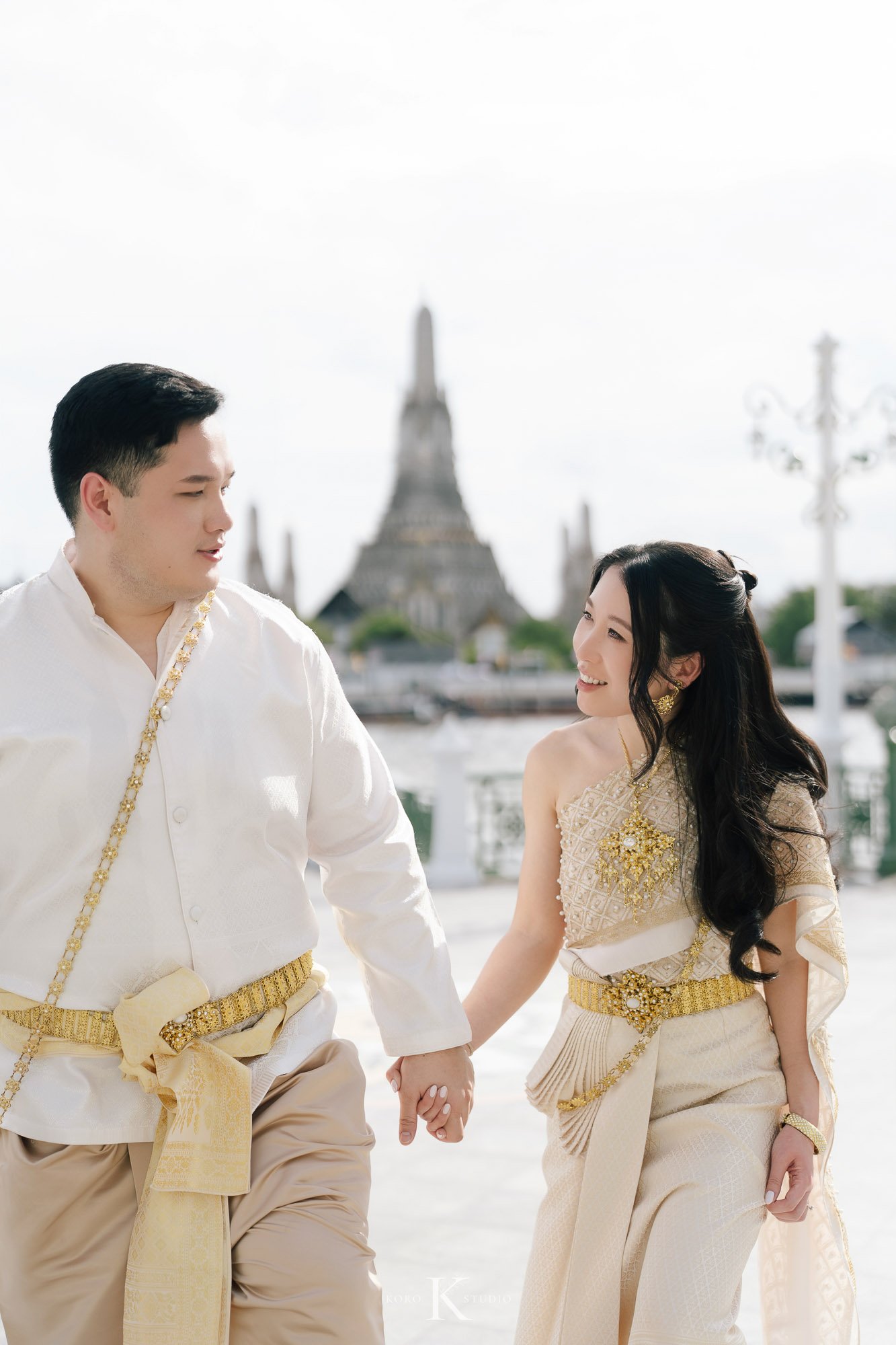 Bangkok Pre Wedding: Alison & Karl at Wat Pho & Benjakitti Park 102 benjakitti park pre wedding alison karl bangkok 102 Bangkok Pre Wedding: Alison & Karl at Wat Pho & Benjakitti Park