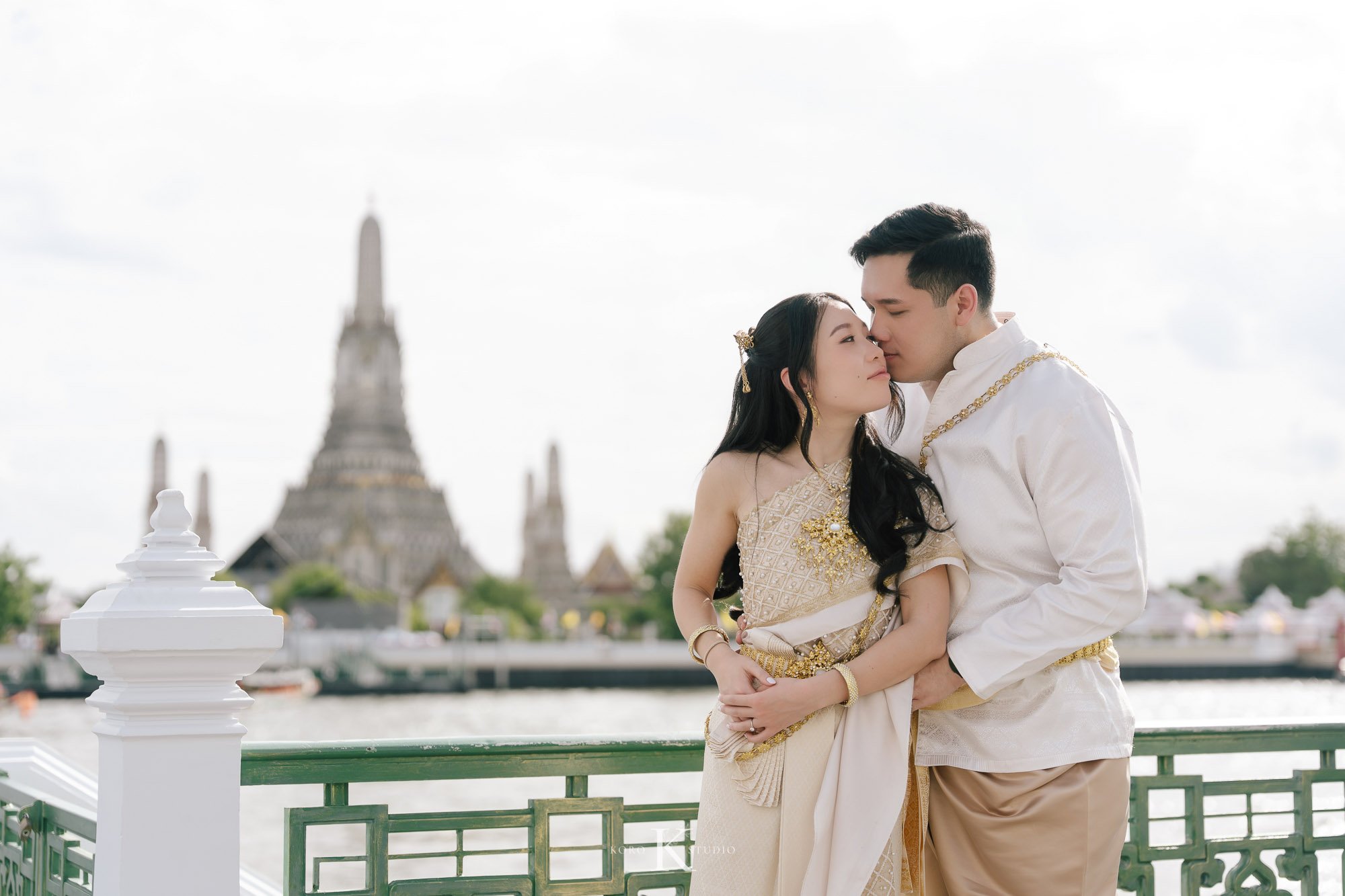 Bangkok Pre Wedding: Alison & Karl at Wat Pho & Benjakitti Park 107 benjakitti park pre wedding alison karl bangkok 107 Bangkok Pre Wedding: Alison & Karl at Wat Pho & Benjakitti Park