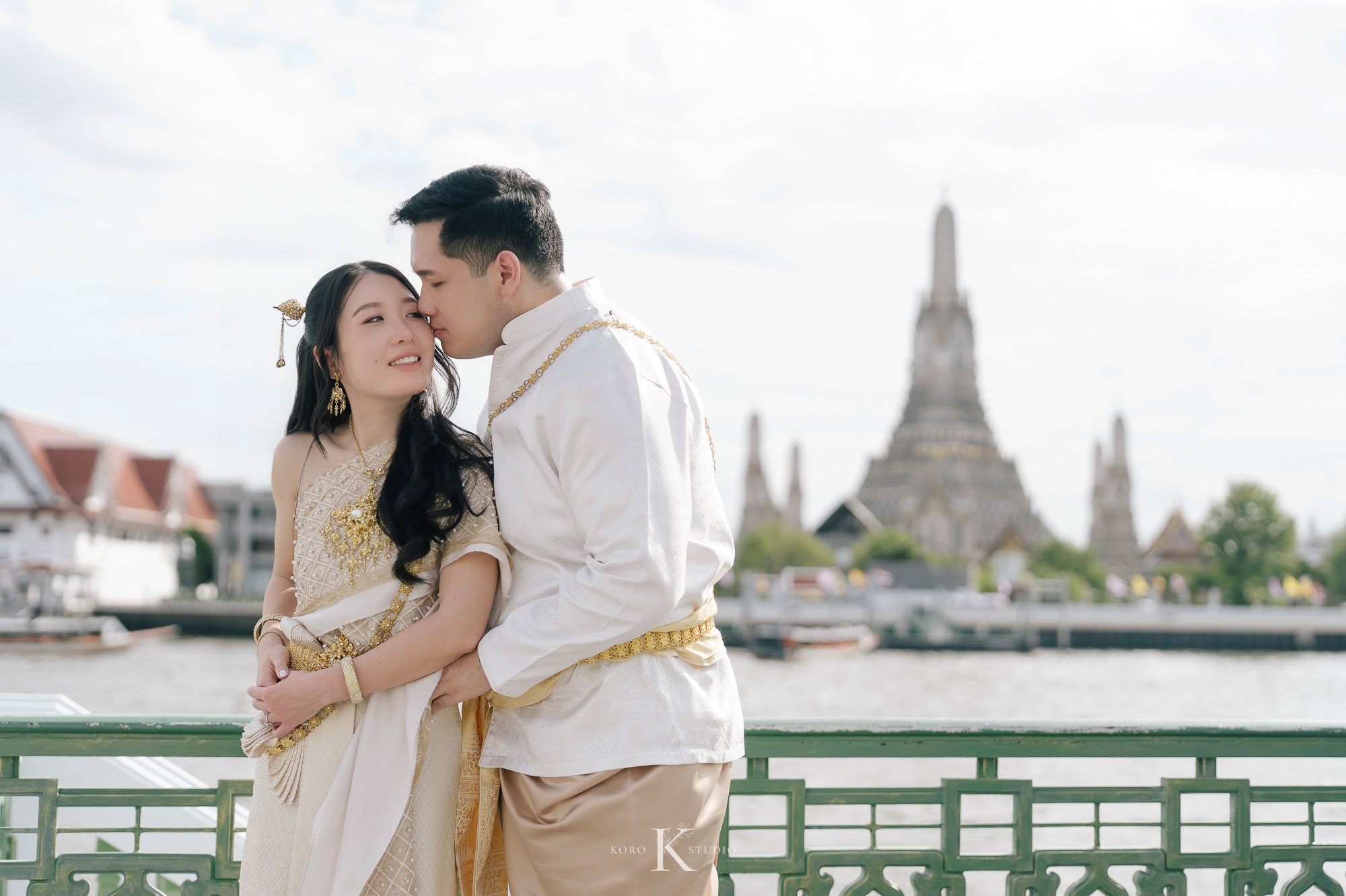 Bangkok Pre Wedding: Alison & Karl at Wat Pho & Benjakitti Park 108 benjakitti park pre wedding alison karl bangkok 108 Bangkok Pre Wedding: Alison & Karl at Wat Pho & Benjakitti Park