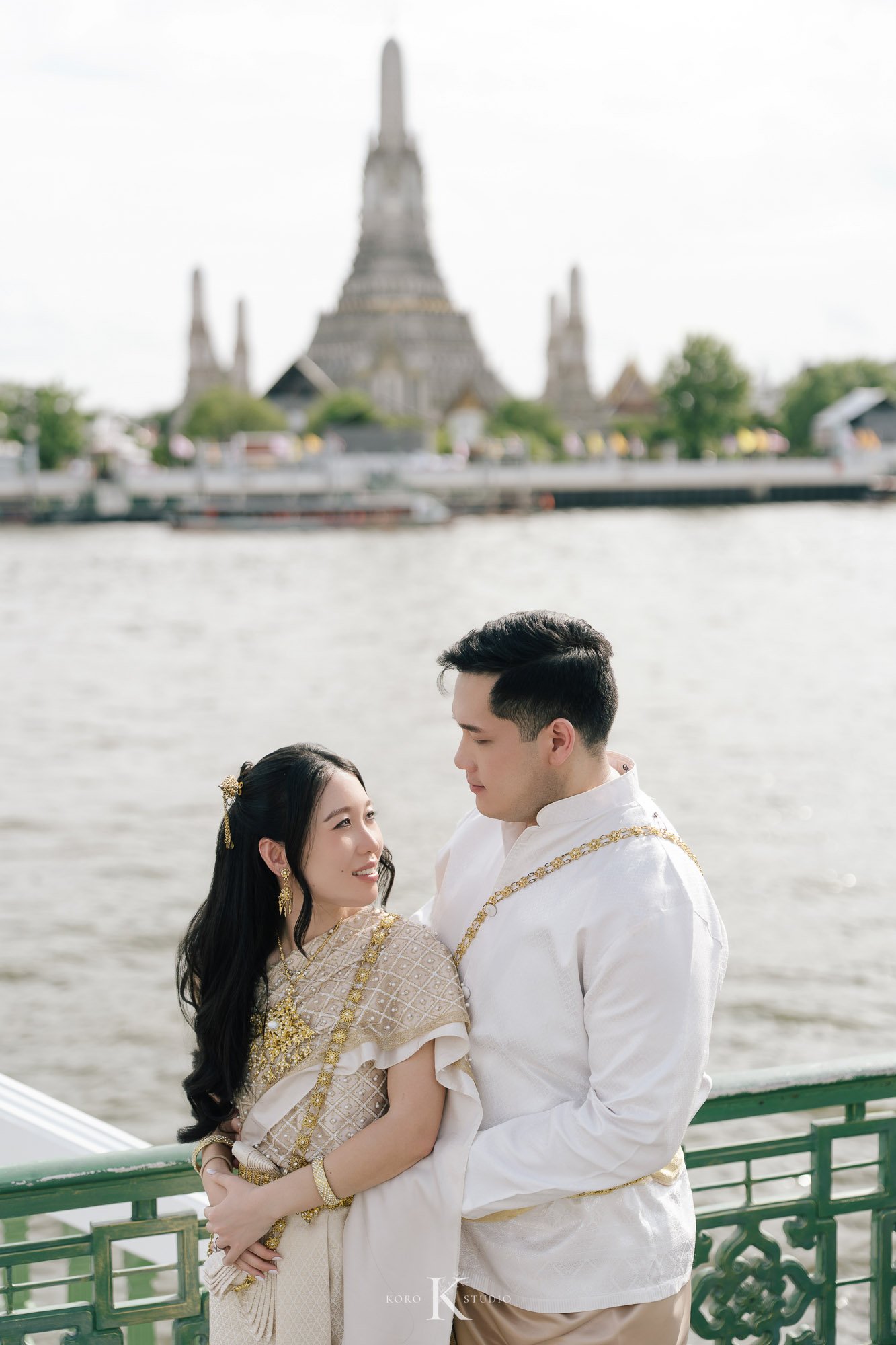 Bangkok Pre Wedding: Alison & Karl at Wat Pho & Benjakitti Park 109 benjakitti park pre wedding alison karl bangkok 109 Bangkok Pre Wedding: Alison & Karl at Wat Pho & Benjakitti Park