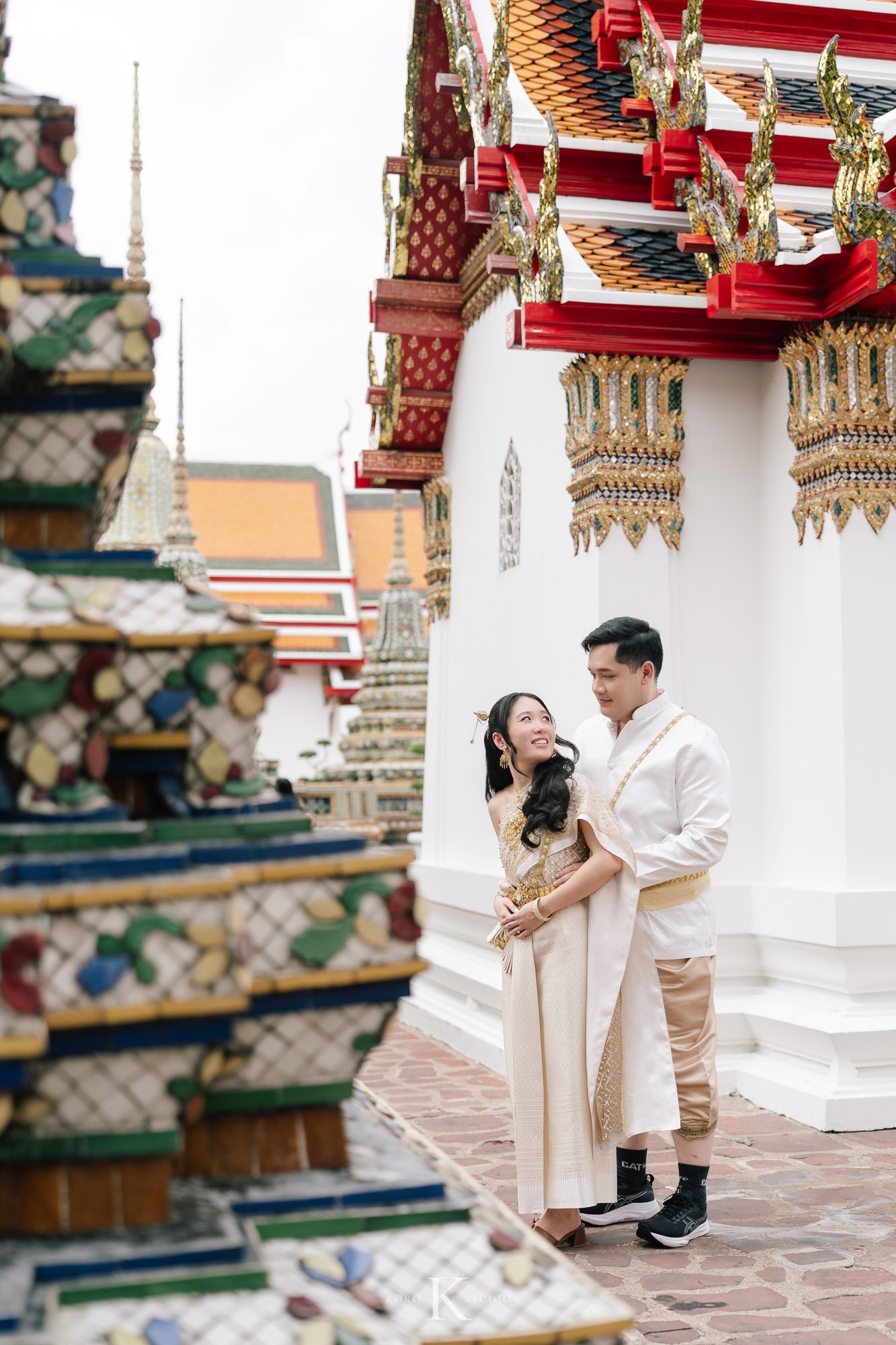Bangkok Pre Wedding: Alison & Karl at Wat Pho & Benjakitti Park 11 benjakitti park pre wedding alison karl bangkok 11 Bangkok Pre Wedding: Alison & Karl at Wat Pho & Benjakitti Park