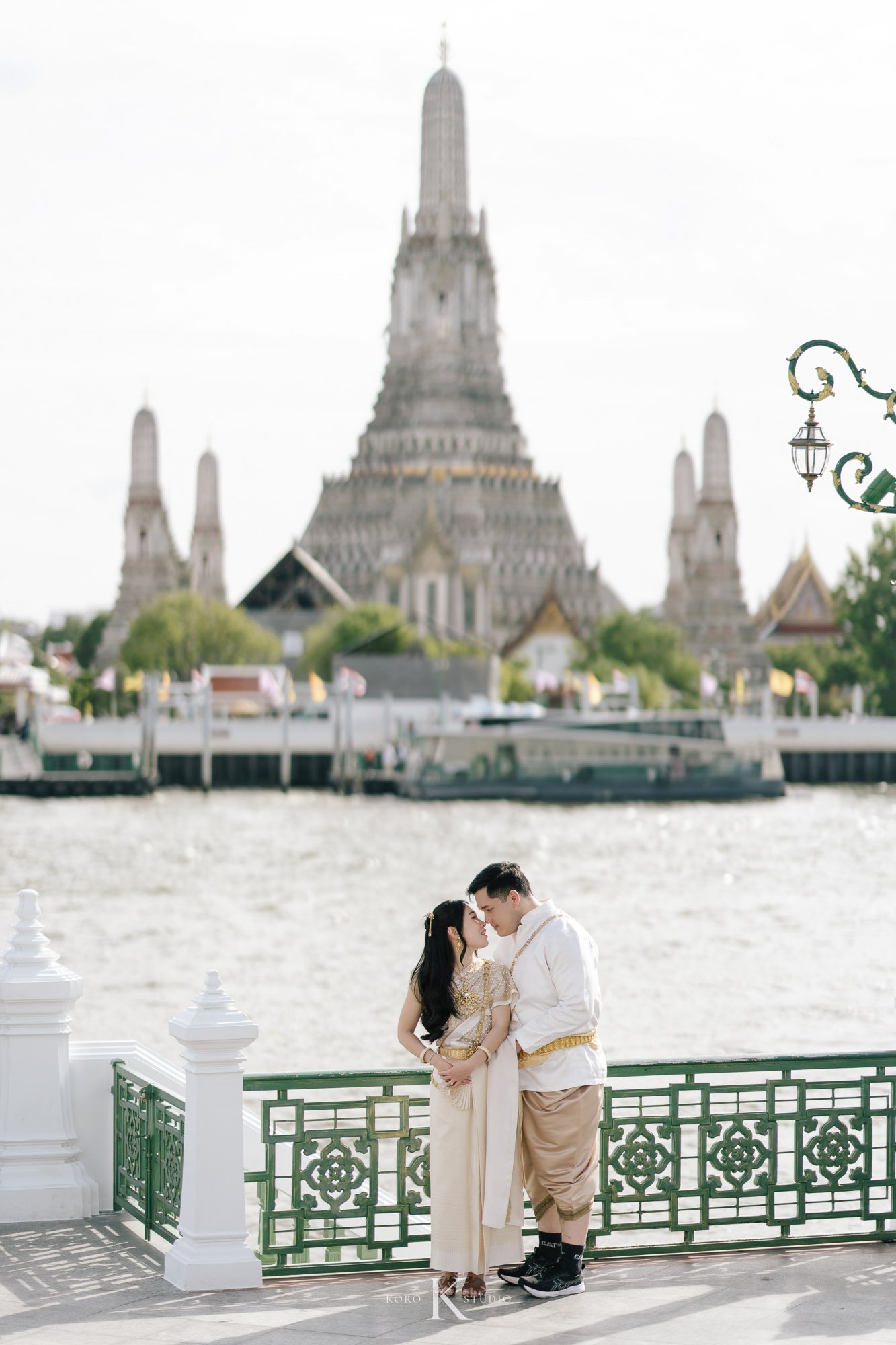 Bangkok Pre Wedding: Alison & Karl at Wat Pho & Benjakitti Park 112 benjakitti park pre wedding alison karl bangkok 112 Bangkok Pre Wedding: Alison & Karl at Wat Pho & Benjakitti Park