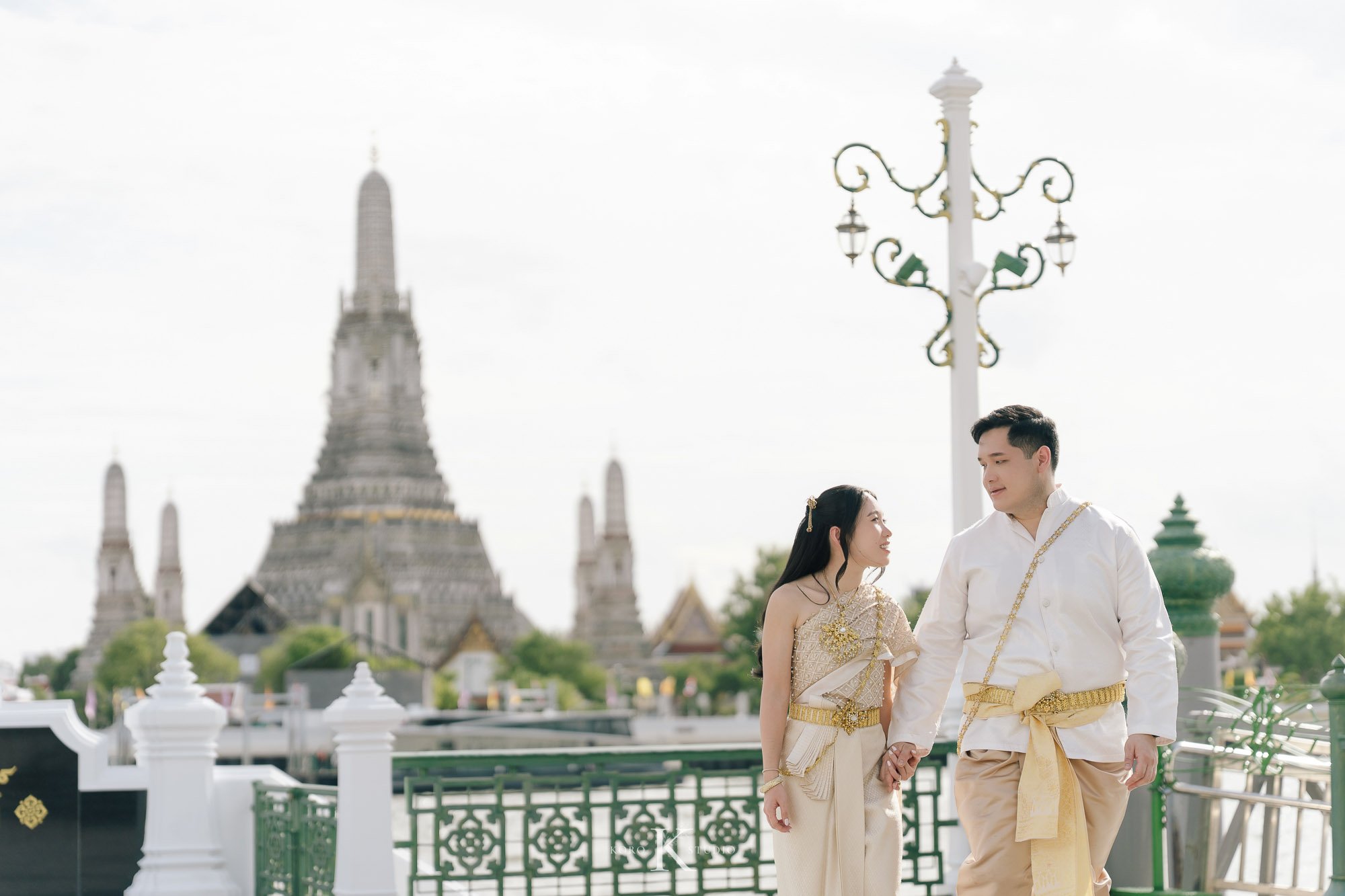 Bangkok Pre Wedding: Alison & Karl at Wat Pho & Benjakitti Park 113 benjakitti park pre wedding alison karl bangkok 113 Bangkok Pre Wedding: Alison & Karl at Wat Pho & Benjakitti Park