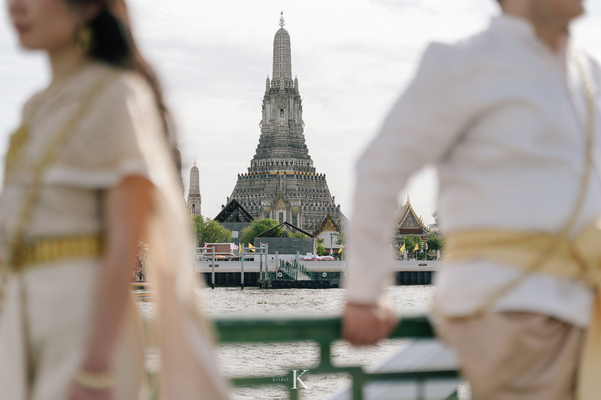 Bangkok Pre Wedding: Alison & Karl at Wat Pho & Benjakitti Park 118 benjakitti park pre wedding alison karl bangkok 118 Bangkok Pre Wedding: Alison & Karl at Wat Pho & Benjakitti Park