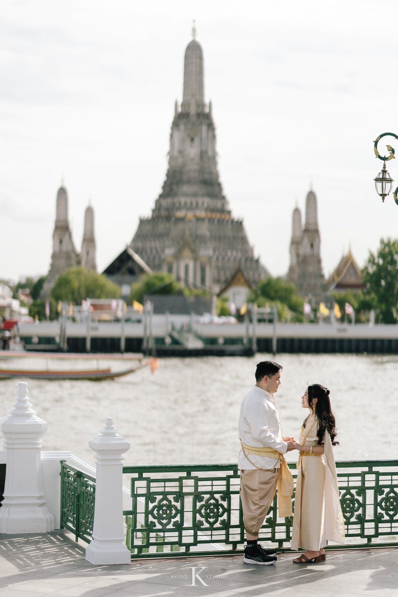 Bangkok Pre Wedding: Alison & Karl at Wat Pho & Benjakitti Park 122 benjakitti park pre wedding alison karl bangkok 122 Bangkok Pre Wedding: Alison & Karl at Wat Pho & Benjakitti Park