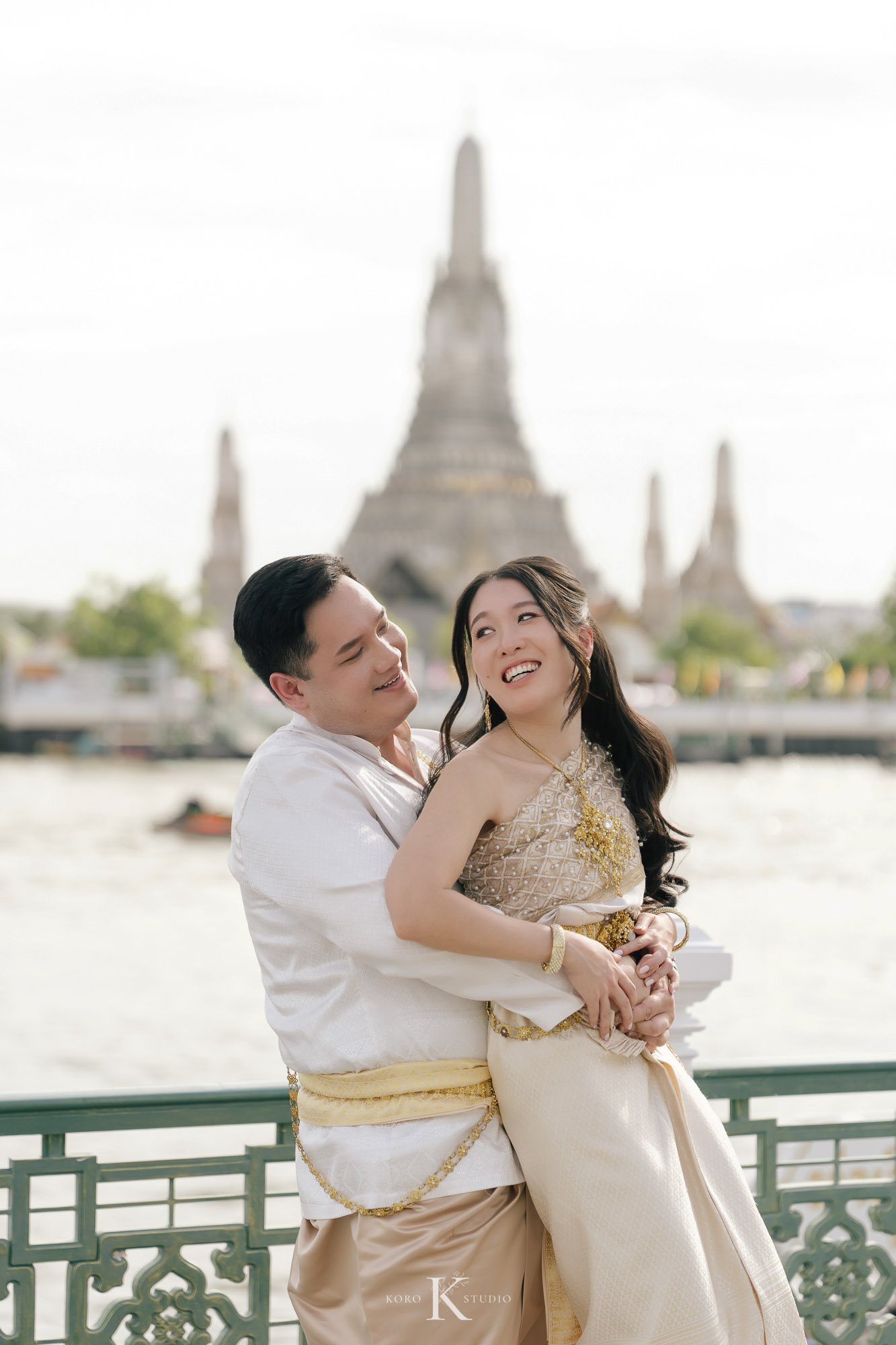 Bangkok Pre Wedding: Alison & Karl at Wat Pho & Benjakitti Park 127 benjakitti park pre wedding alison karl bangkok 127 Bangkok Pre Wedding: Alison & Karl at Wat Pho & Benjakitti Park