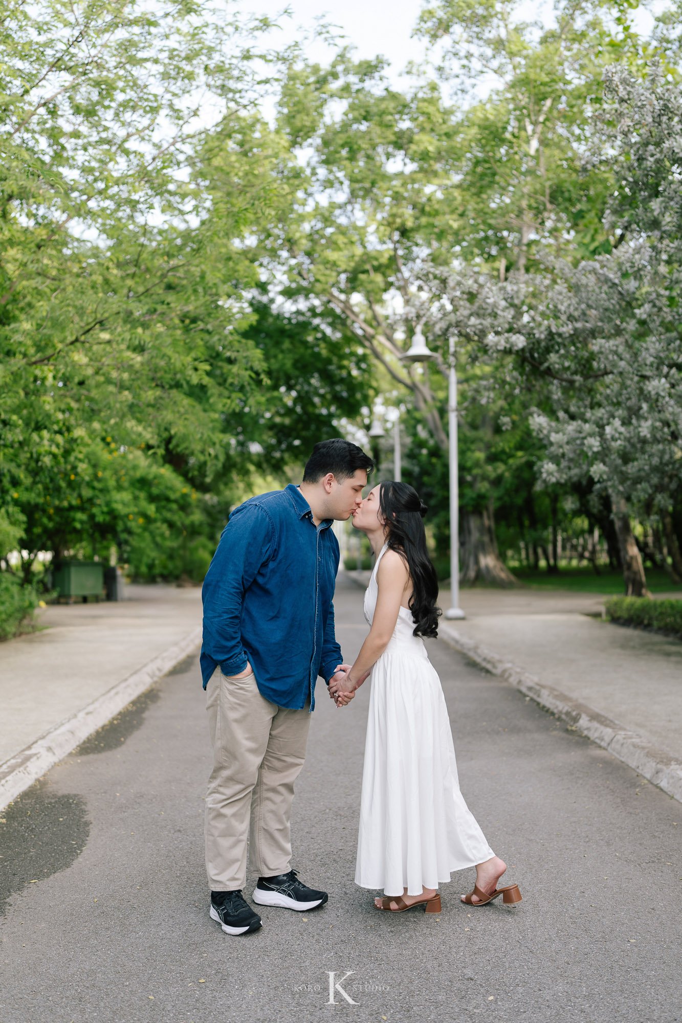 Bangkok Pre Wedding: Alison & Karl at Wat Pho & Benjakitti Park 133 benjakitti park pre wedding alison karl bangkok 133 Bangkok Pre Wedding: Alison & Karl at Wat Pho & Benjakitti Park