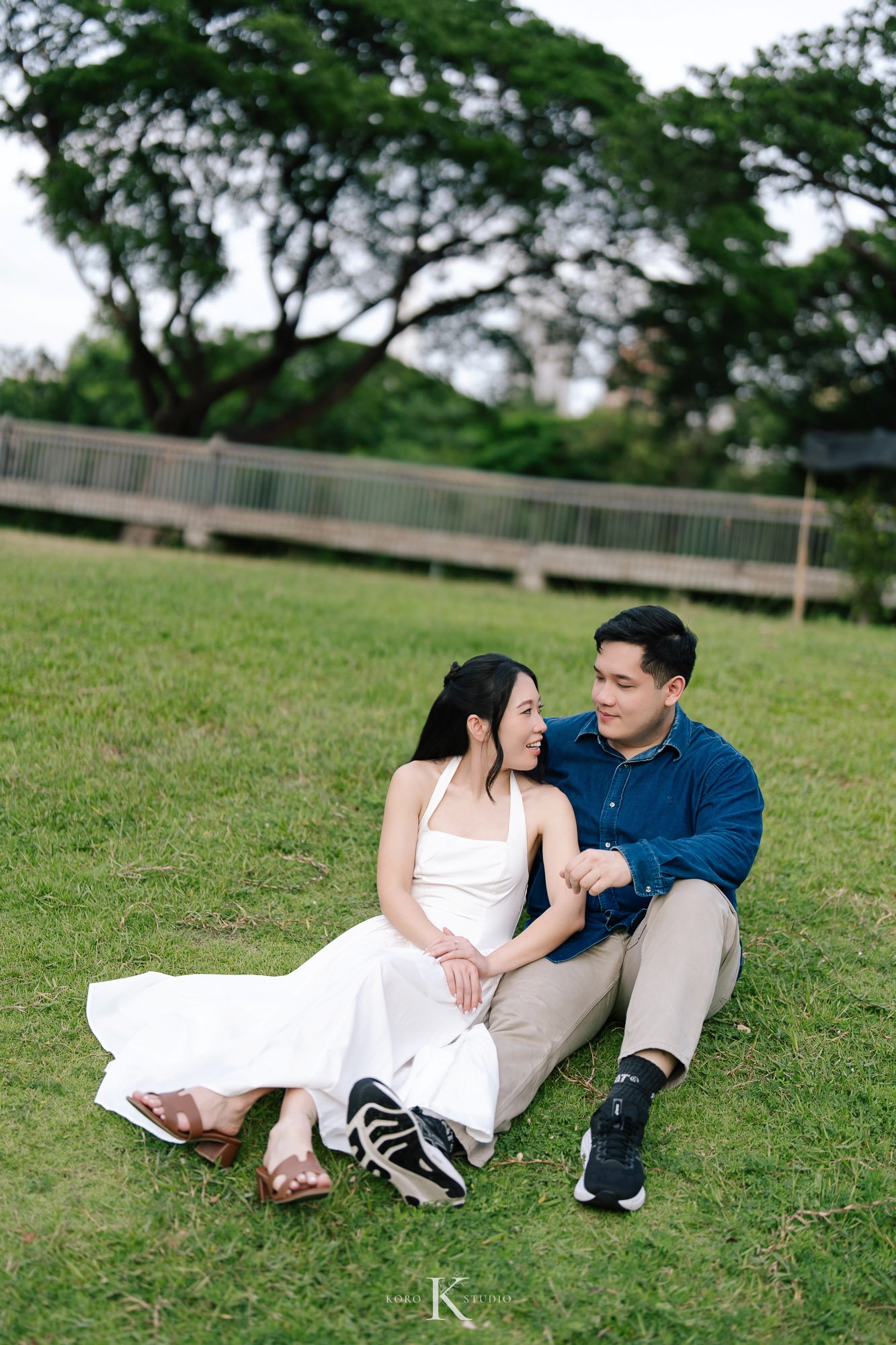 Bangkok Pre Wedding: Alison & Karl at Wat Pho & Benjakitti Park 158 benjakitti park pre wedding alison karl bangkok 158 Bangkok Pre Wedding: Alison & Karl at Wat Pho & Benjakitti Park