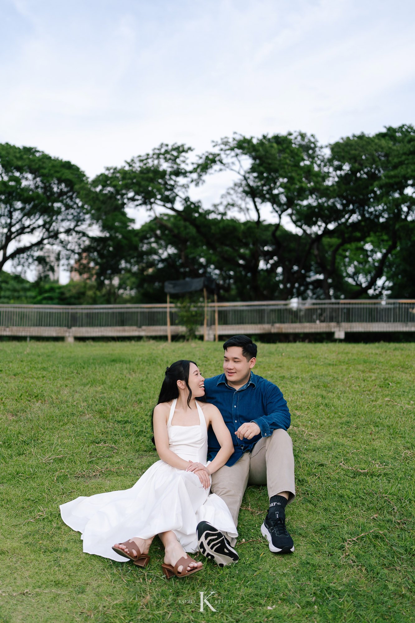 Bangkok Pre Wedding: Alison & Karl at Wat Pho & Benjakitti Park 160 benjakitti park pre wedding alison karl bangkok 160 Bangkok Pre Wedding: Alison & Karl at Wat Pho & Benjakitti Park