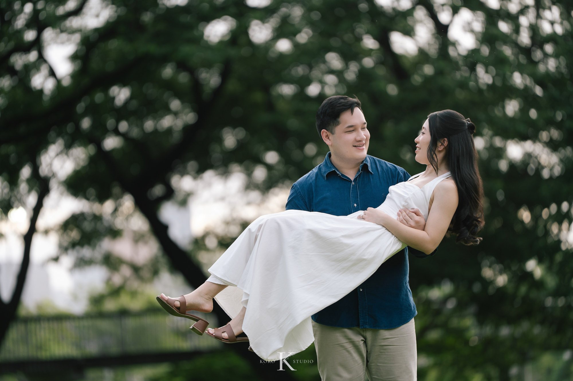 Bangkok Pre Wedding: Alison & Karl at Wat Pho & Benjakitti Park 170 benjakitti park pre wedding alison karl bangkok 170 Bangkok Pre Wedding: Alison & Karl at Wat Pho & Benjakitti Park