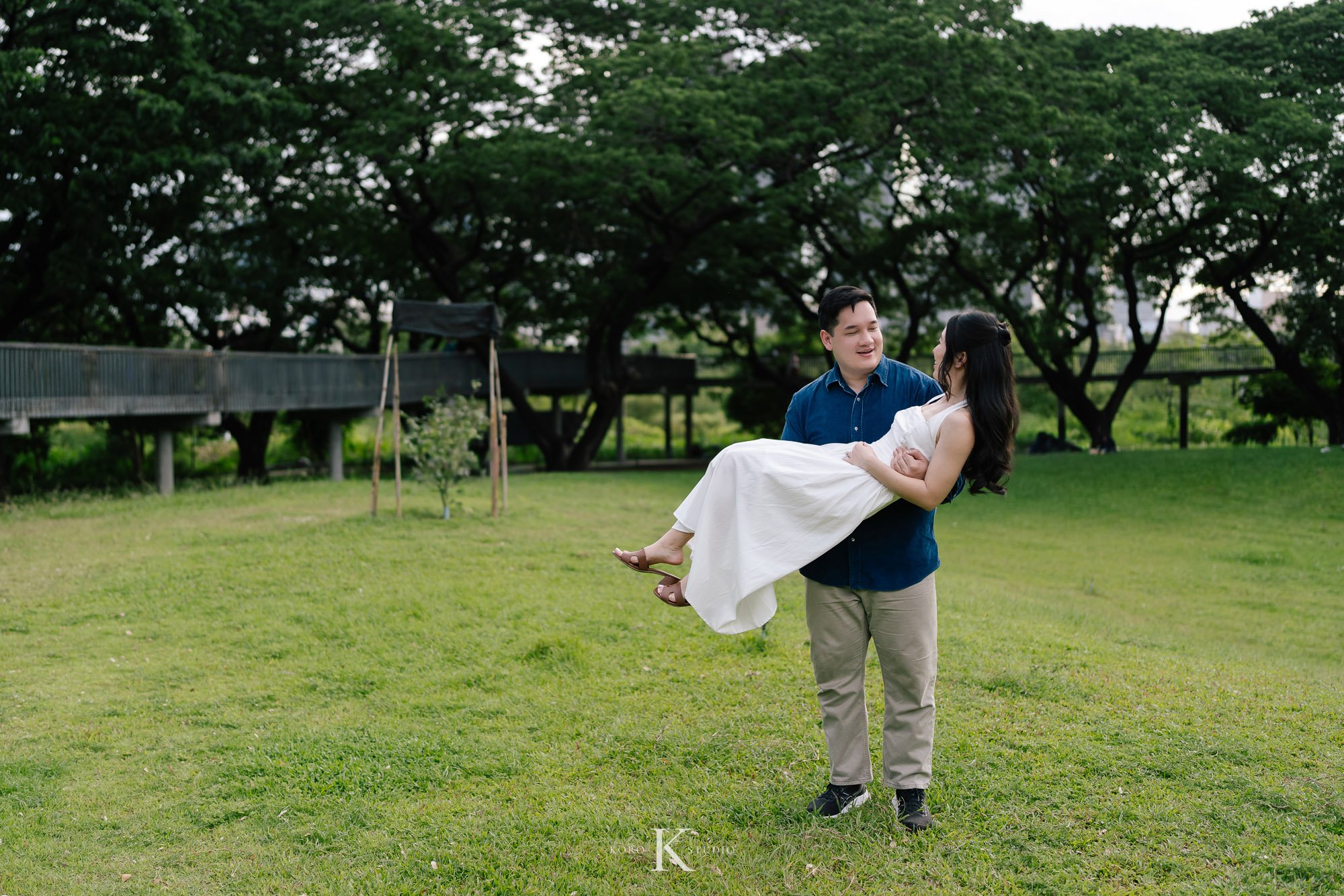 Bangkok Pre Wedding: Alison & Karl at Wat Pho & Benjakitti Park 172 benjakitti park pre wedding alison karl bangkok 172 Bangkok Pre Wedding: Alison & Karl at Wat Pho & Benjakitti Park