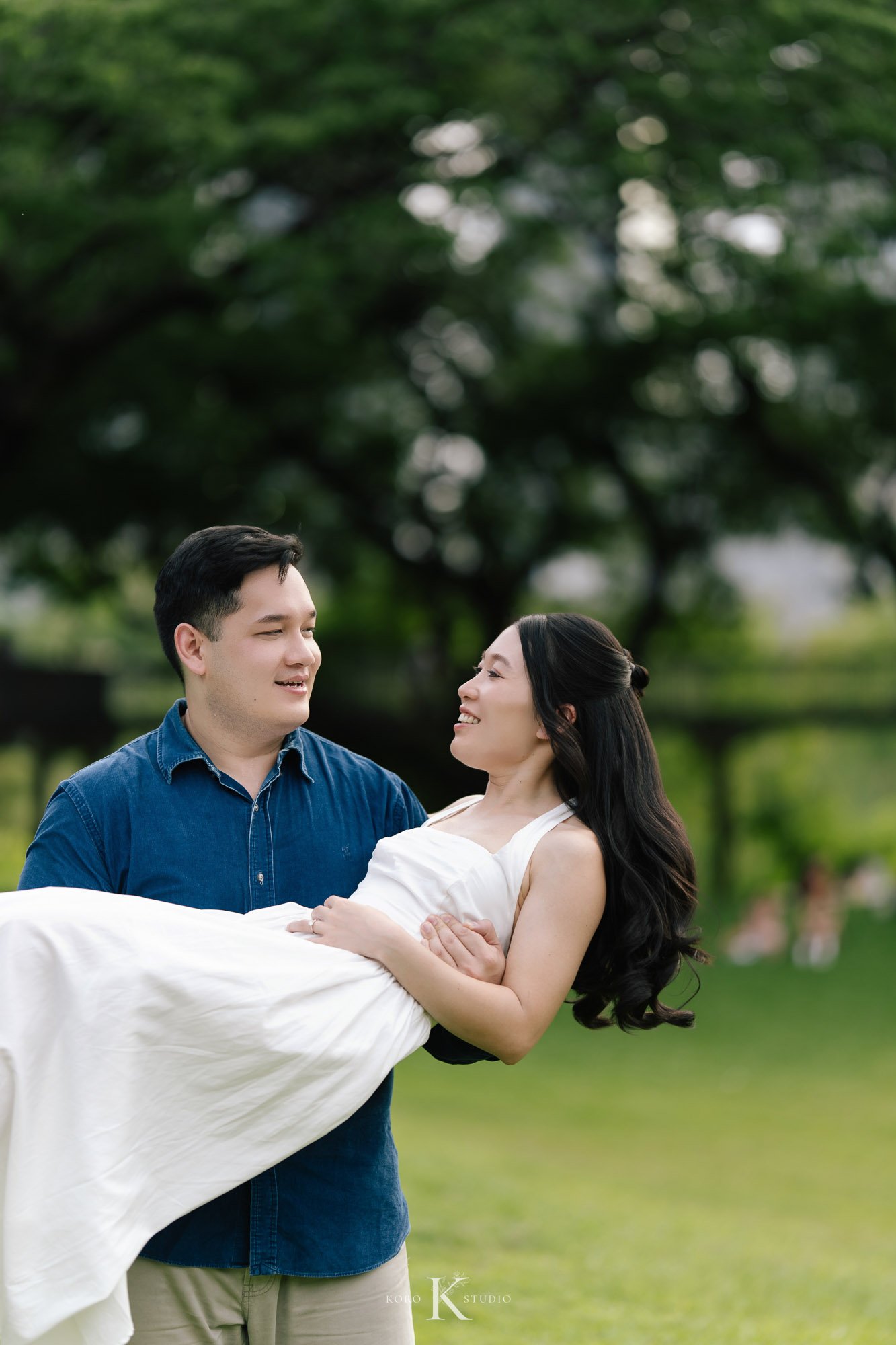 Bangkok Pre Wedding: Alison & Karl at Wat Pho & Benjakitti Park 173 benjakitti park pre wedding alison karl bangkok 173 Bangkok Pre Wedding: Alison & Karl at Wat Pho & Benjakitti Park
