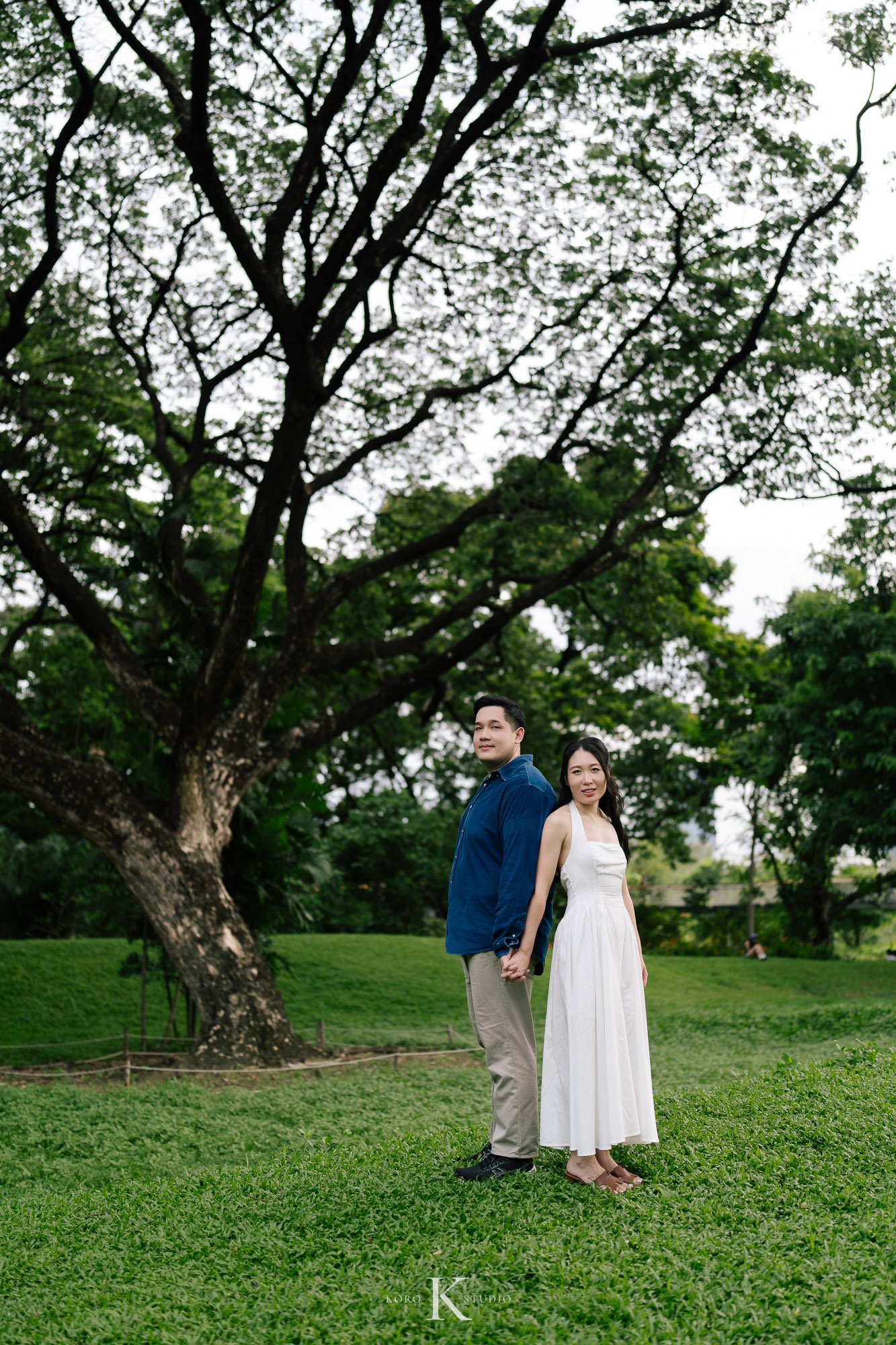Bangkok Pre Wedding: Alison & Karl at Wat Pho & Benjakitti Park 181 benjakitti park pre wedding alison karl bangkok 181 Bangkok Pre Wedding: Alison & Karl at Wat Pho & Benjakitti Park