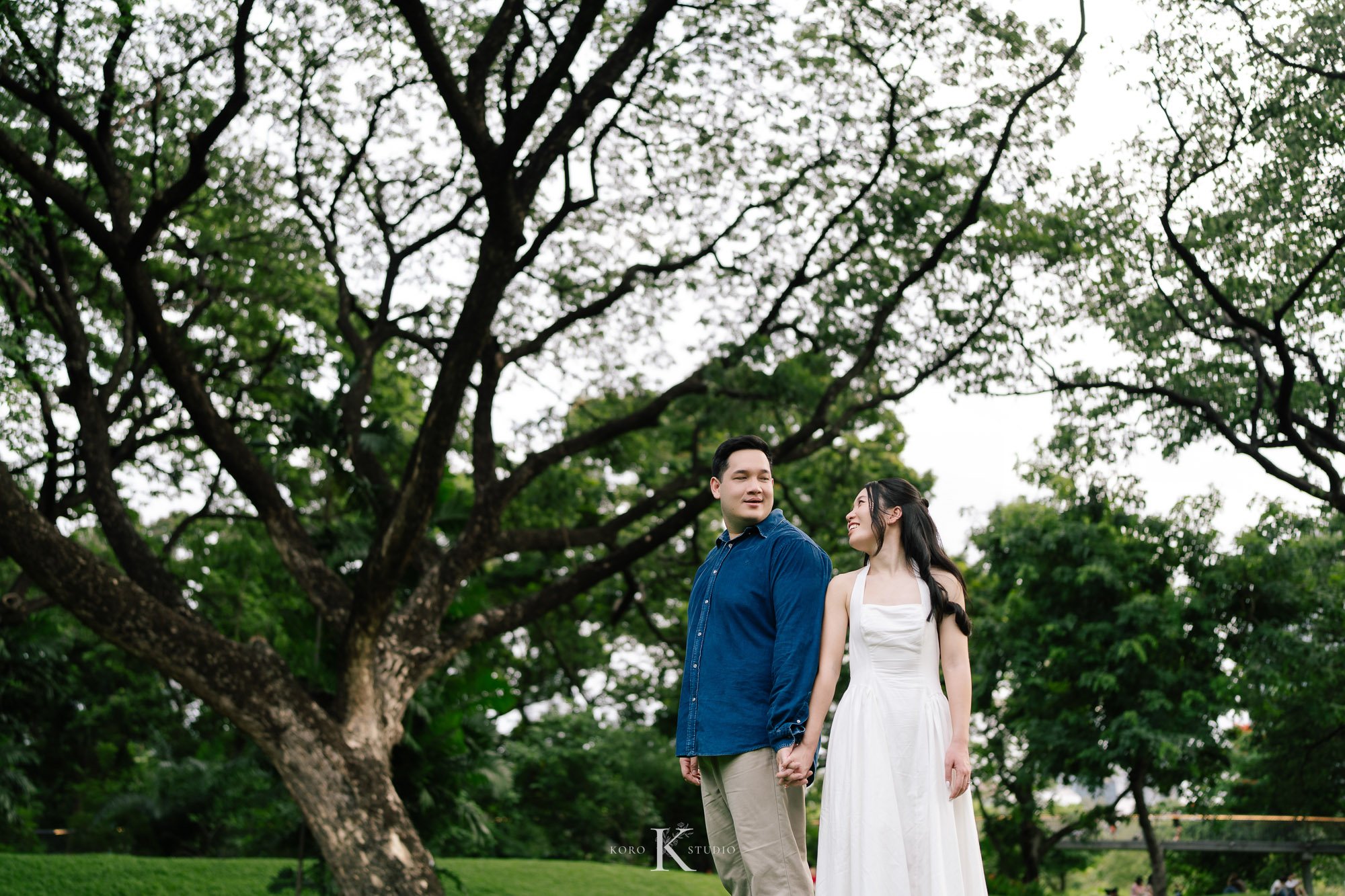 Bangkok Pre Wedding: Alison & Karl at Wat Pho & Benjakitti Park 183 benjakitti park pre wedding alison karl bangkok 183 Bangkok Pre Wedding: Alison & Karl at Wat Pho & Benjakitti Park