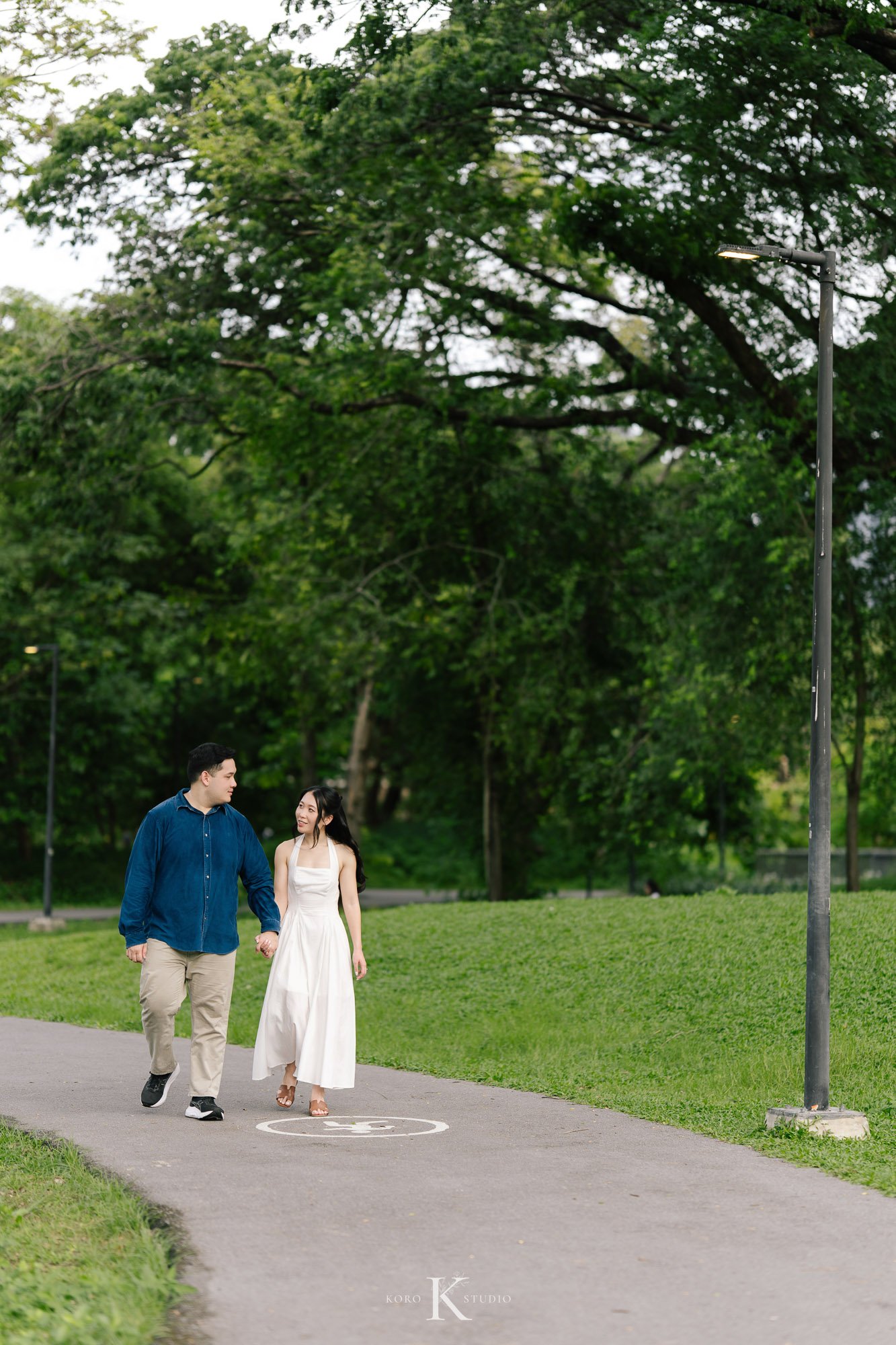 Bangkok Pre Wedding: Alison & Karl at Wat Pho & Benjakitti Park 189 benjakitti park pre wedding alison karl bangkok 189 Bangkok Pre Wedding: Alison & Karl at Wat Pho & Benjakitti Park