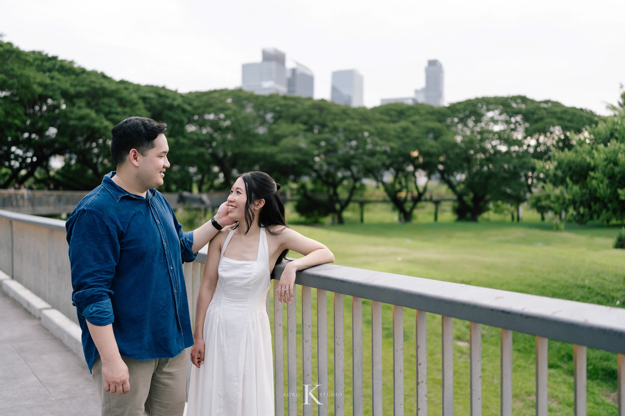 Bangkok Pre Wedding: Alison & Karl at Wat Pho & Benjakitti Park 198 benjakitti park pre wedding alison karl bangkok 198 Bangkok Pre Wedding: Alison & Karl at Wat Pho & Benjakitti Park