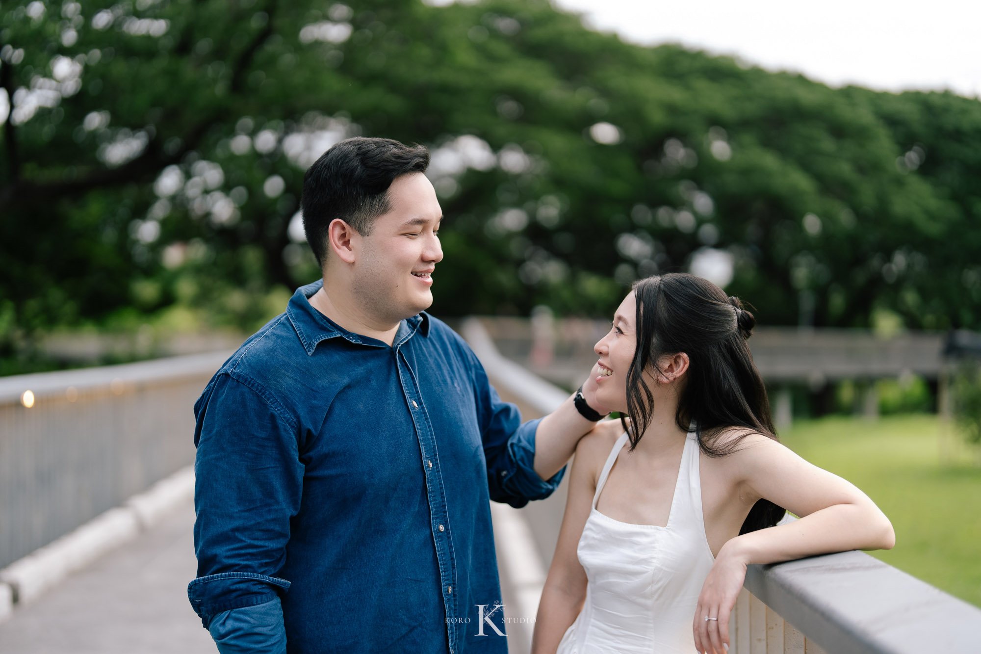 Bangkok Pre Wedding: Alison & Karl at Wat Pho & Benjakitti Park 199 benjakitti park pre wedding alison karl bangkok 199 Bangkok Pre Wedding: Alison & Karl at Wat Pho & Benjakitti Park