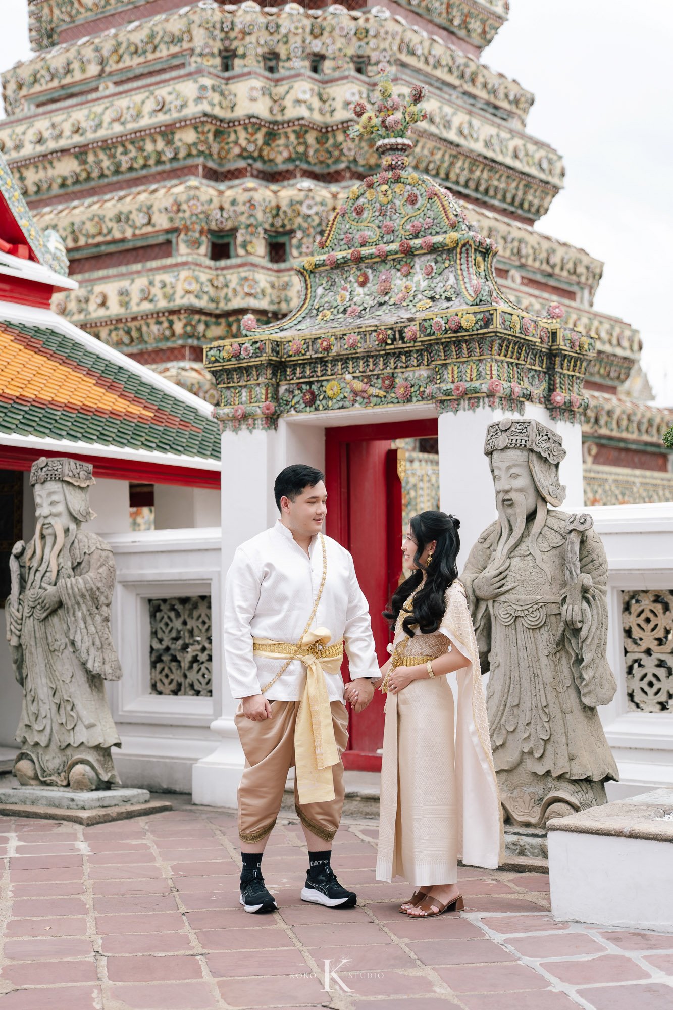 Bangkok Pre Wedding: Alison & Karl at Wat Pho & Benjakitti Park 2 benjakitti park pre wedding alison karl bangkok 2 Bangkok Pre Wedding: Alison & Karl at Wat Pho & Benjakitti Park
