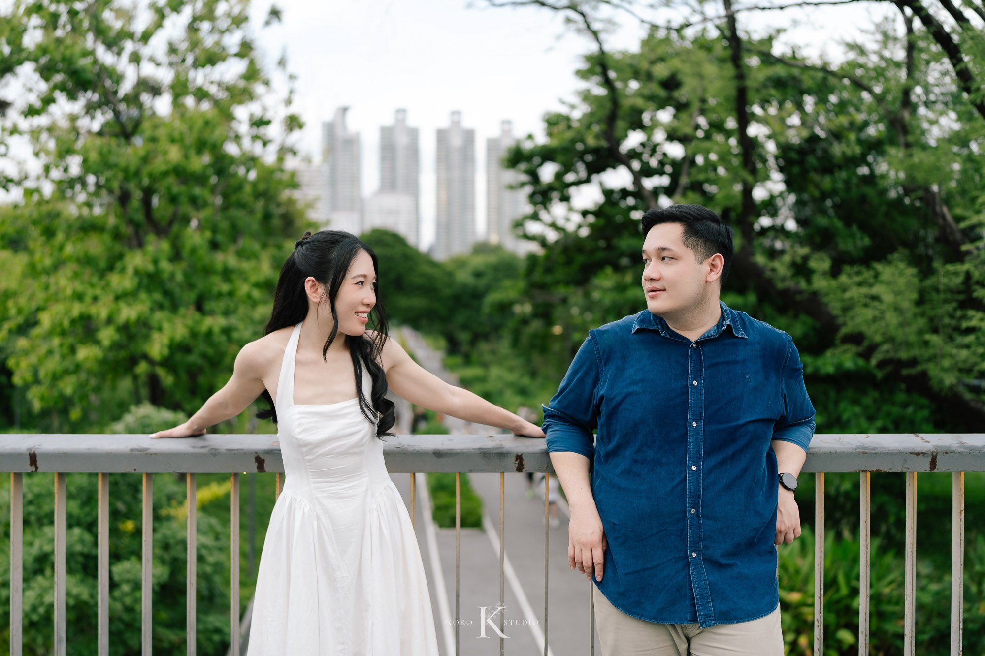 Bangkok Pre Wedding: Alison & Karl at Wat Pho & Benjakitti Park 209 benjakitti park pre wedding alison karl bangkok 209 Bangkok Pre Wedding: Alison & Karl at Wat Pho & Benjakitti Park