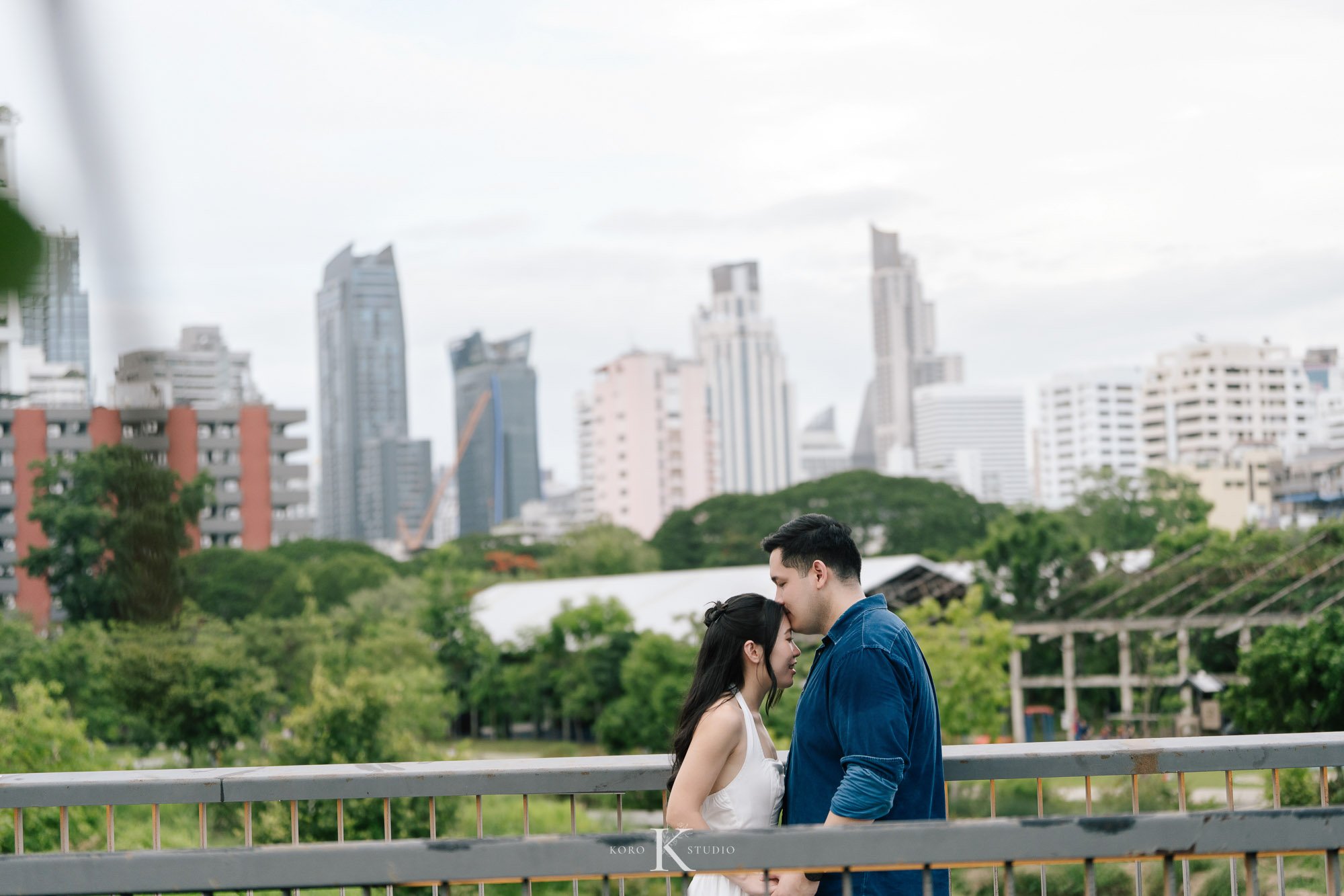 Bangkok Pre Wedding: Alison & Karl at Wat Pho & Benjakitti Park 215 benjakitti park pre wedding alison karl bangkok 215 Bangkok Pre Wedding: Alison & Karl at Wat Pho & Benjakitti Park