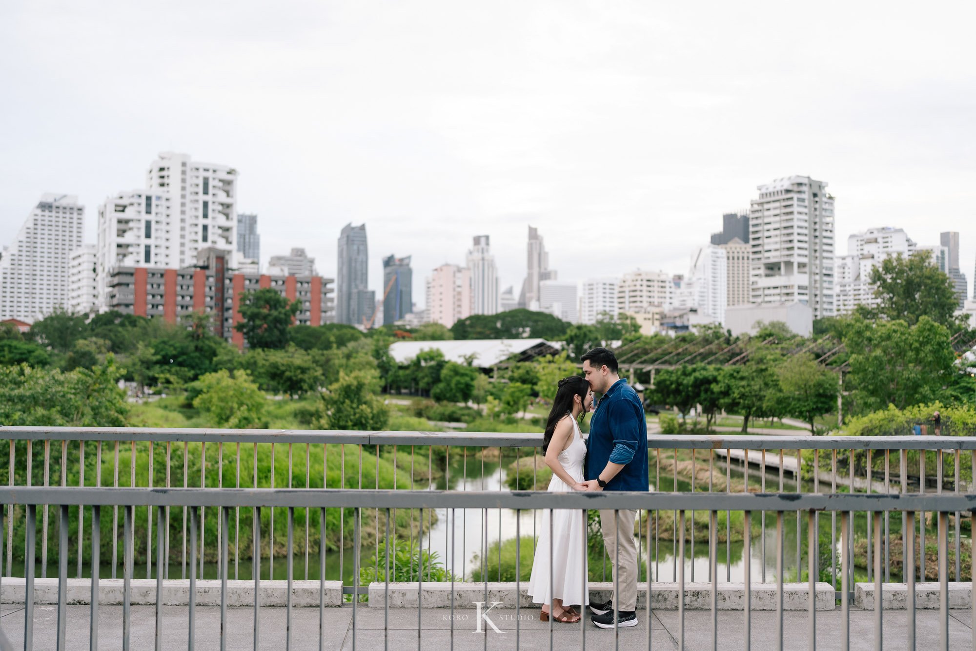 Bangkok Pre Wedding: Alison & Karl at Wat Pho & Benjakitti Park 216 benjakitti park pre wedding alison karl bangkok 216 Bangkok Pre Wedding: Alison & Karl at Wat Pho & Benjakitti Park