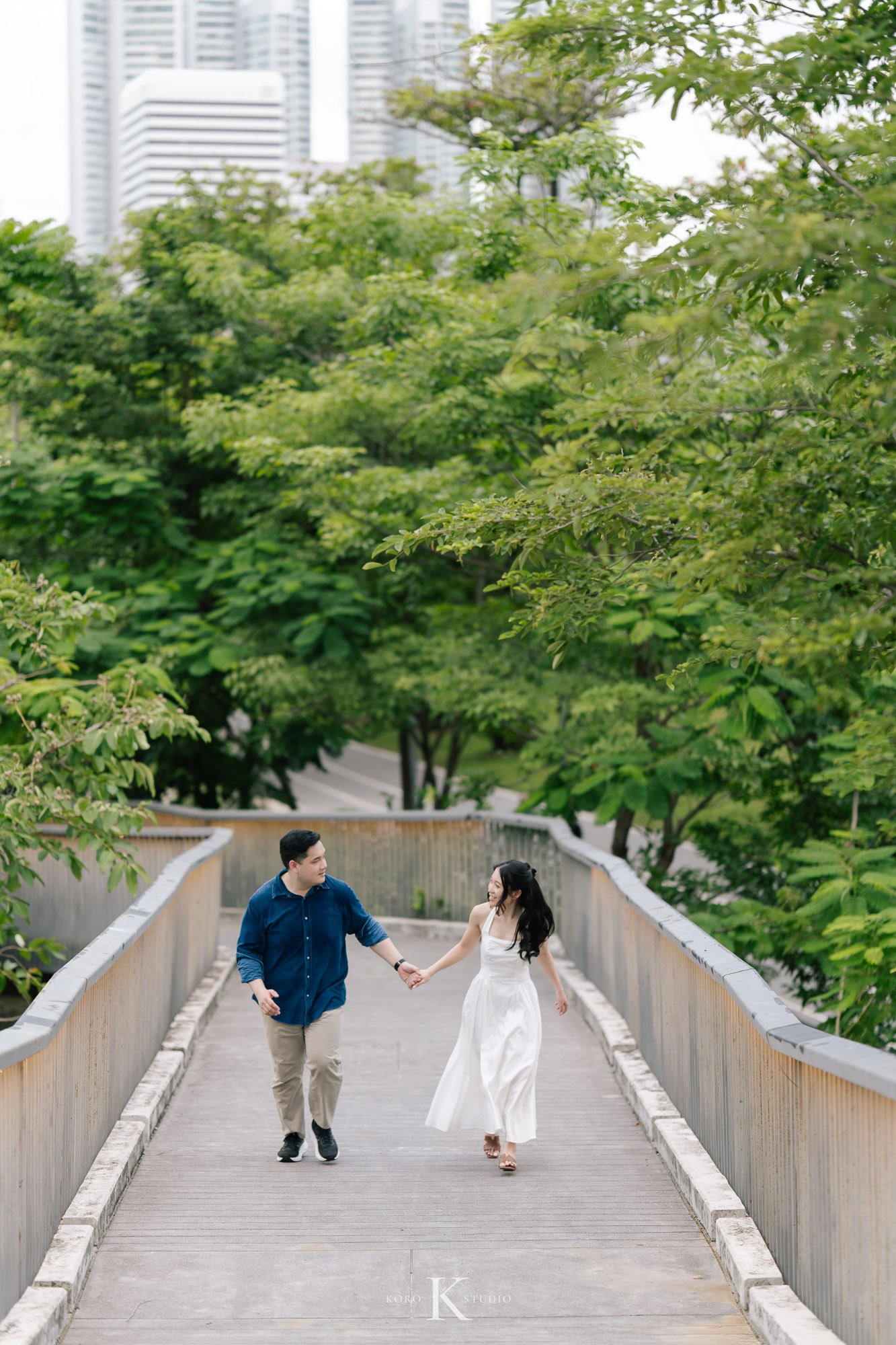 Bangkok Pre Wedding: Alison & Karl at Wat Pho & Benjakitti Park 217 benjakitti park pre wedding alison karl bangkok 217 Bangkok Pre Wedding: Alison & Karl at Wat Pho & Benjakitti Park